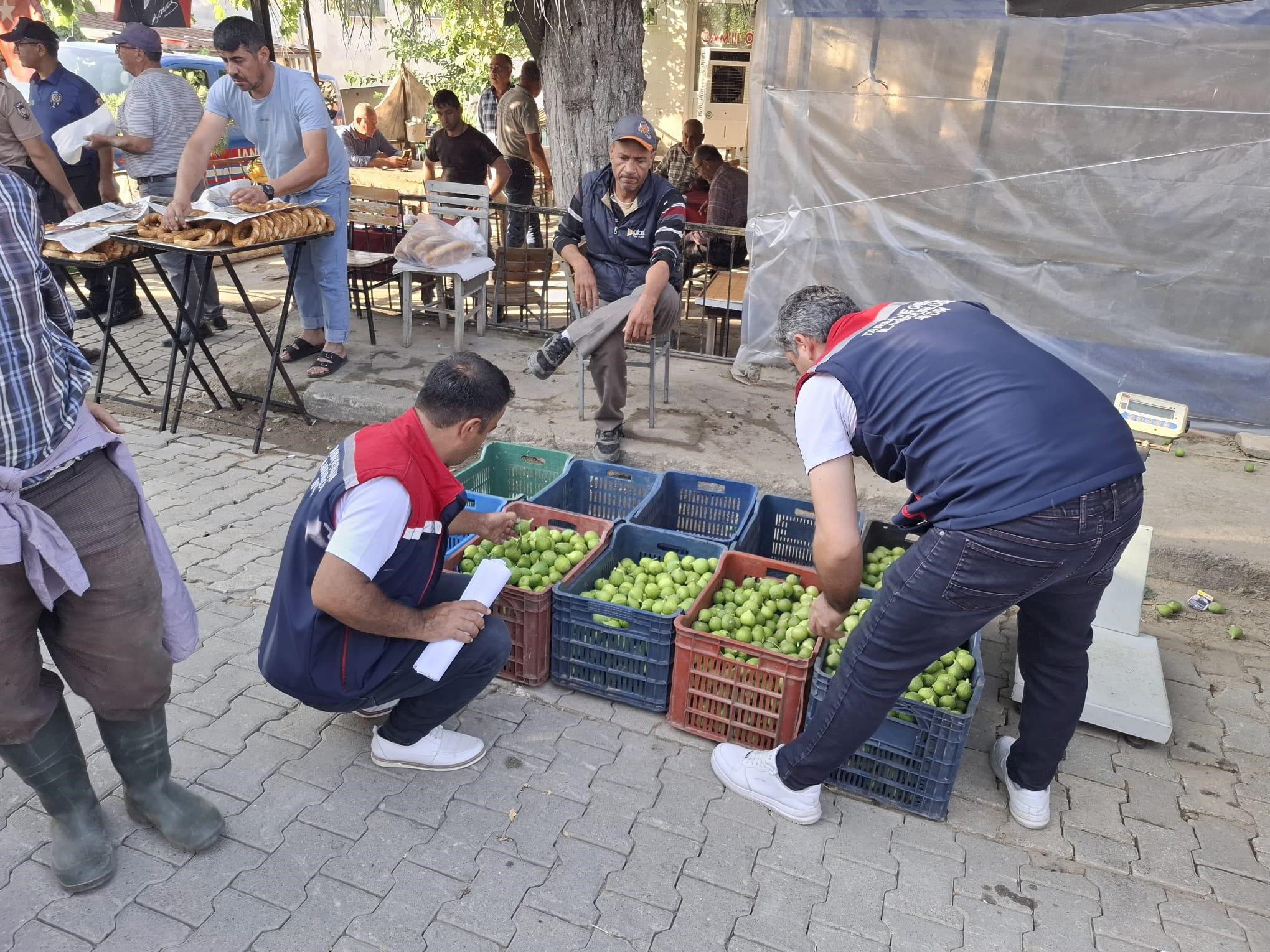Aydın’da Ekipler Ilek Pazarında (6)