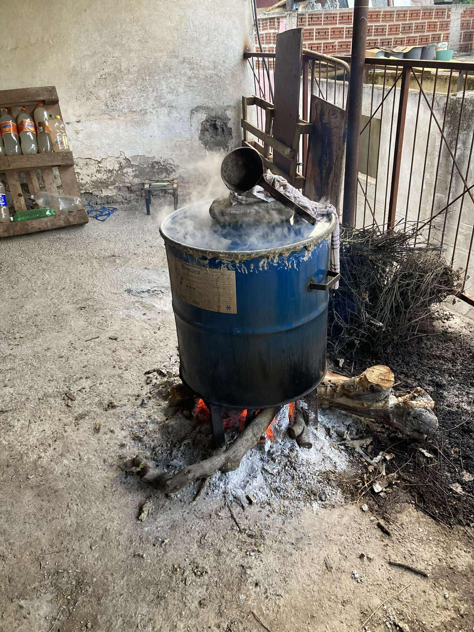 Aydın’da Kazan Kazan Kekik Kaynatıyorlar (2)