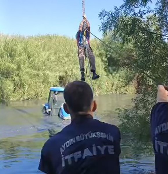 Aydın’da Menderes Nehrinde Kurtarma Operasyonu (2)