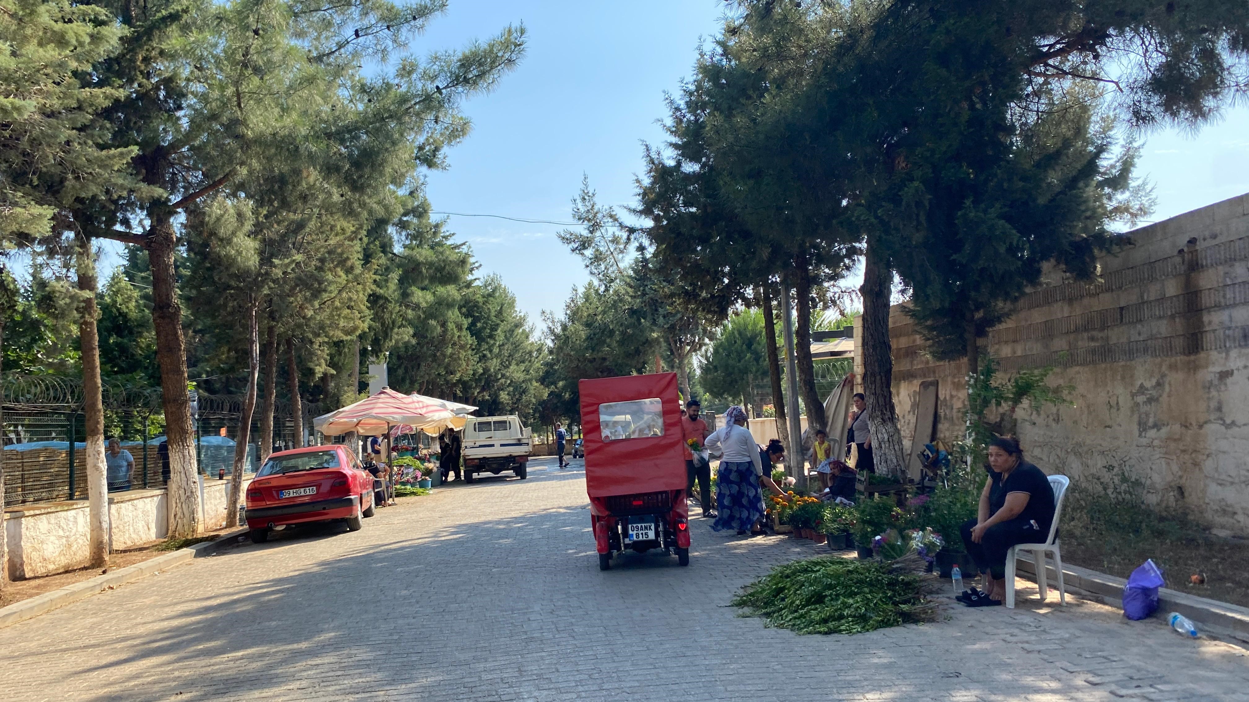 Aydın’da Mezarlıklar Boş Kaldı (4)