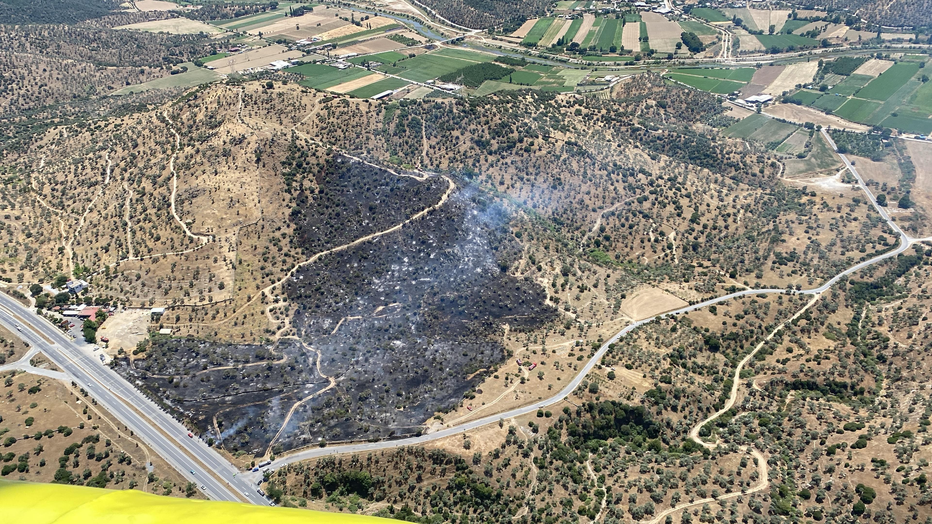 Aydın’da Yangın Çıktı, Ekiplerin Hızlı Müdahalesi Yayılmasını Önledi (3)