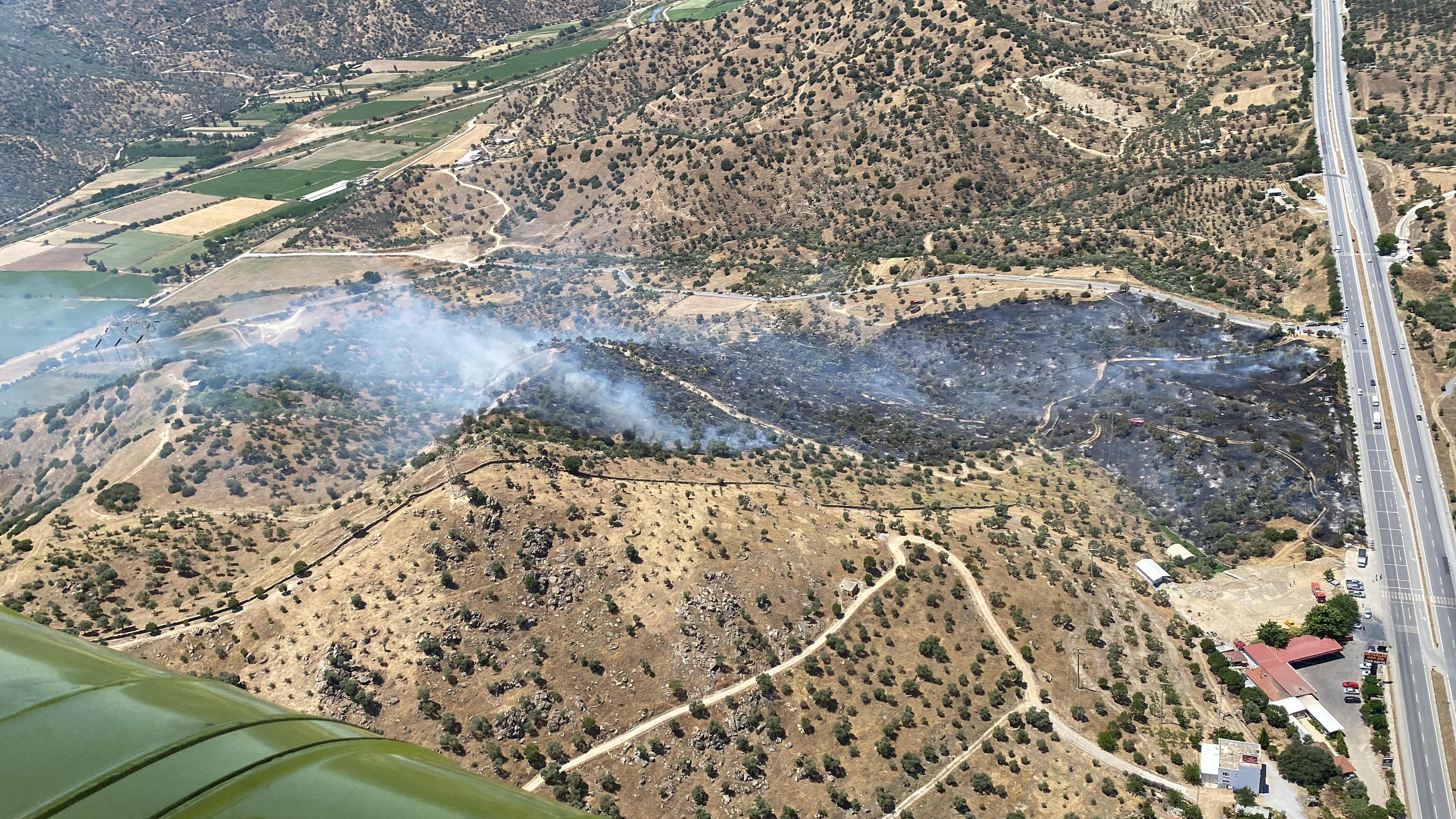 Aydın’da Yangın Çıktı, Ekiplerin Hızlı Müdahalesi Yayılmasını Önledi (4)