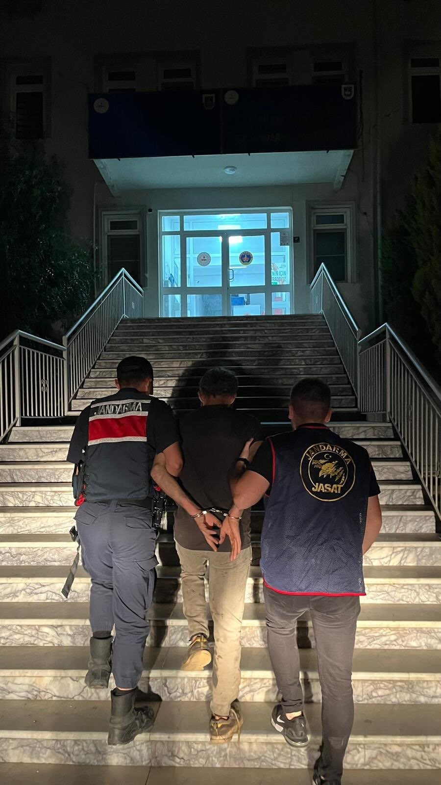Aydın’ın Nazilli Ve Söke Ilçelerinde Operasyon (2)