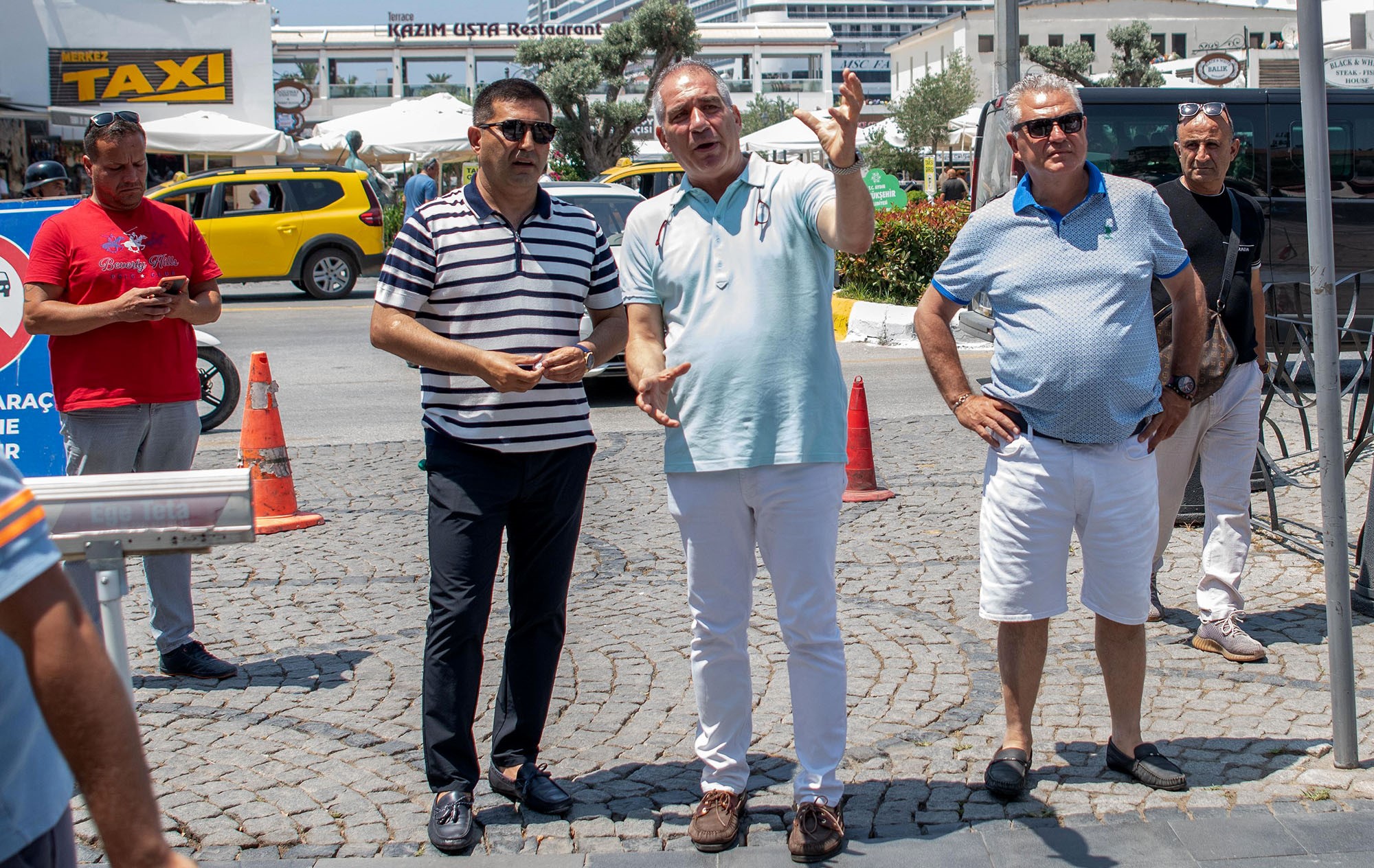 Başkan Ömer Günel Esnaf Ile Bir Araya Geldi (3)