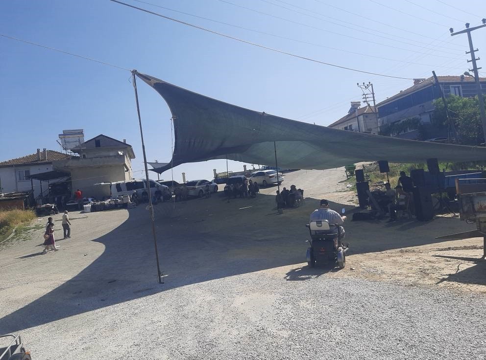 Bu Mahallede Düğünler Samanlıkta Yapılıyor (3)