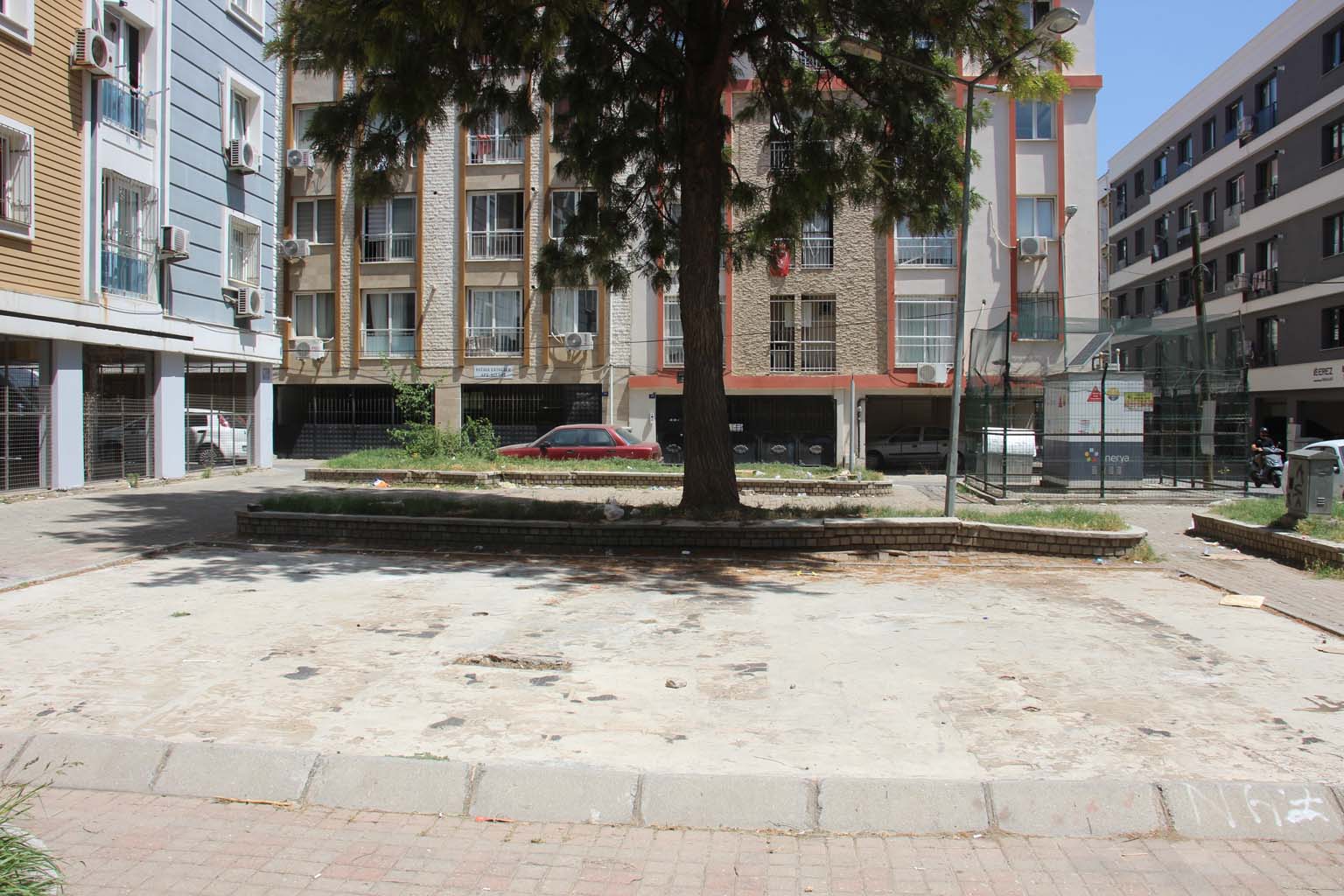 Burası Aydın Efeler! Çocukların Oynayacağı Alan Çöplüğe Döndü (5)