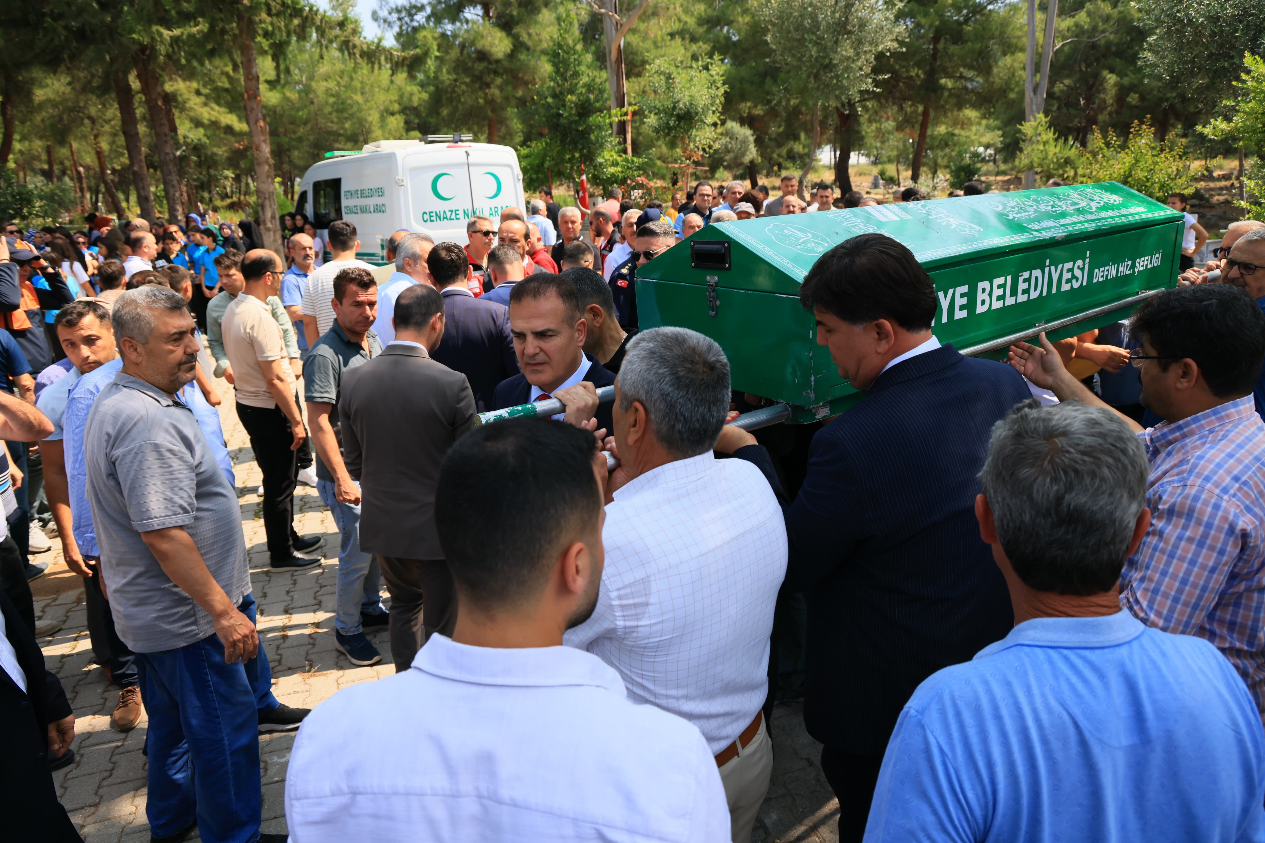 Depremde Hayatını Kaybeden 14 Yaşındaki Afranur Son Yolculuğuna Uğurlandı (5)