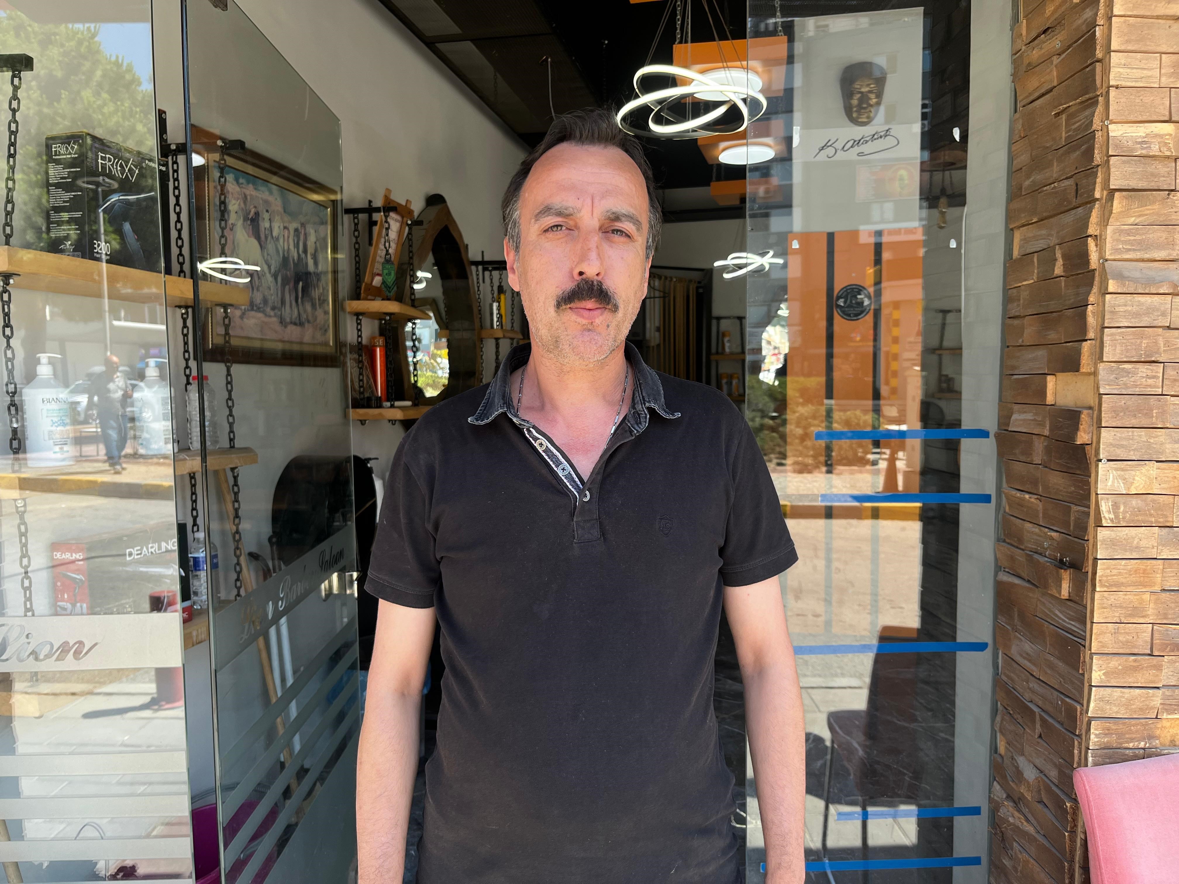 Fenalaşan Arkadaşına Müdahale Etti, Ikisi De Kalp Krizi Geçirip Vefat Etti (6)