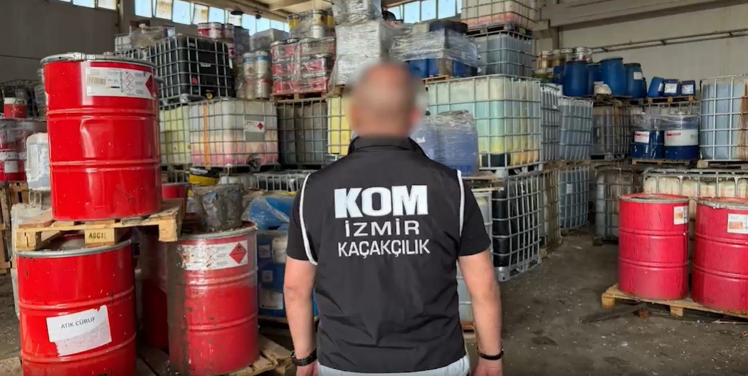 İzmir'de 613 Ton Kaçak Akaryakıt Ele Geçirildi (3)