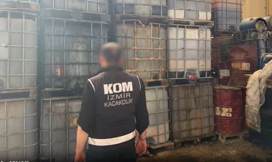 İzmir'de 613 Ton Kaçak Akaryakıt Ele Geçirildi (4)