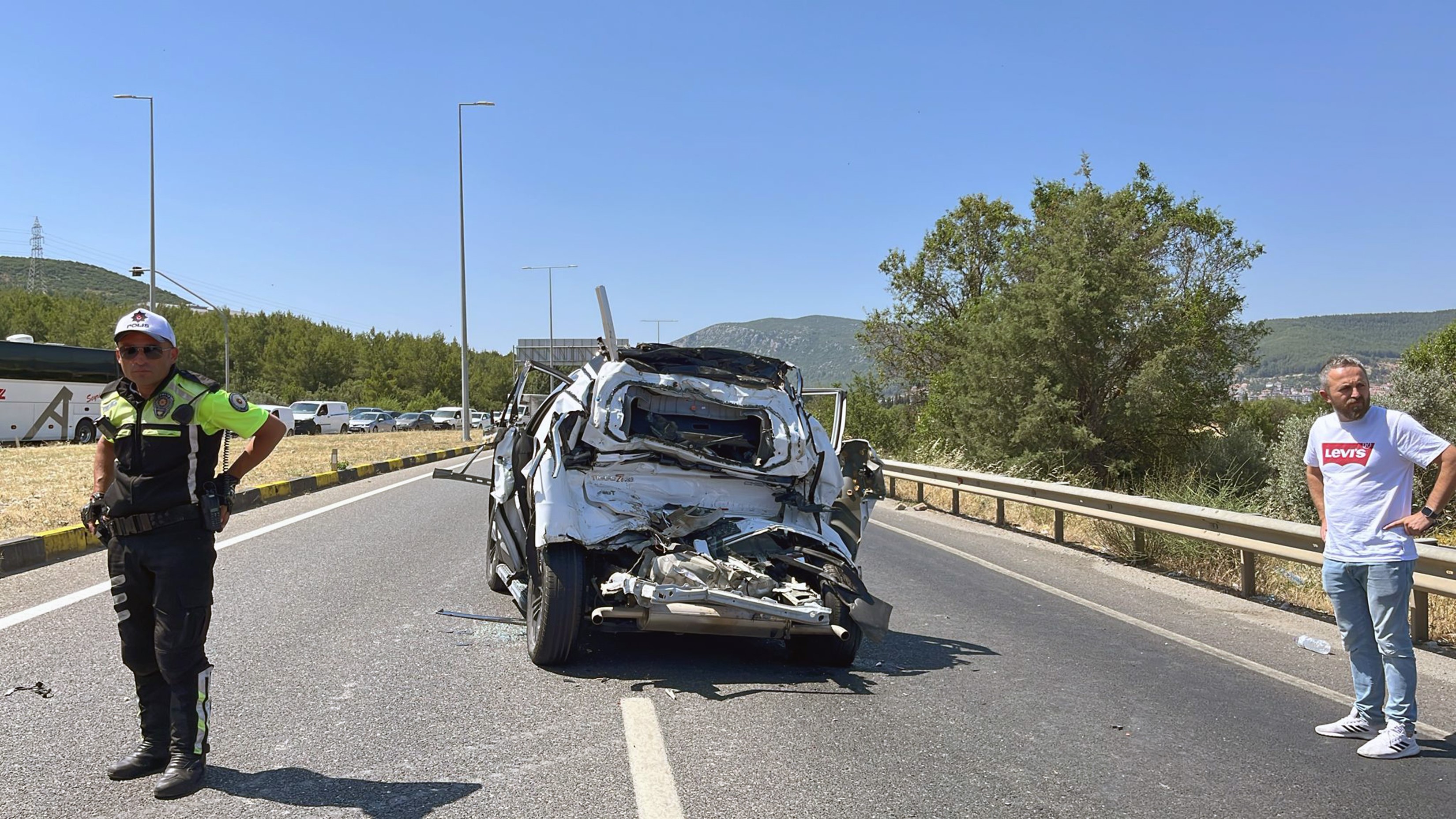 Kamyon Otomobili Biçti. (7)