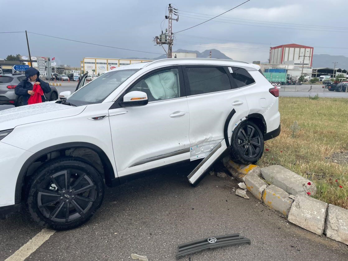 Kaza Yapan Çinli Kafileyi Annesinin Evinde Ağırladı (6)