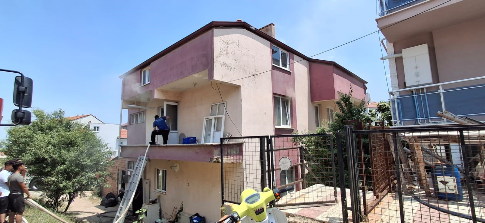 Kurban Keserken Evleri Yandı (2)