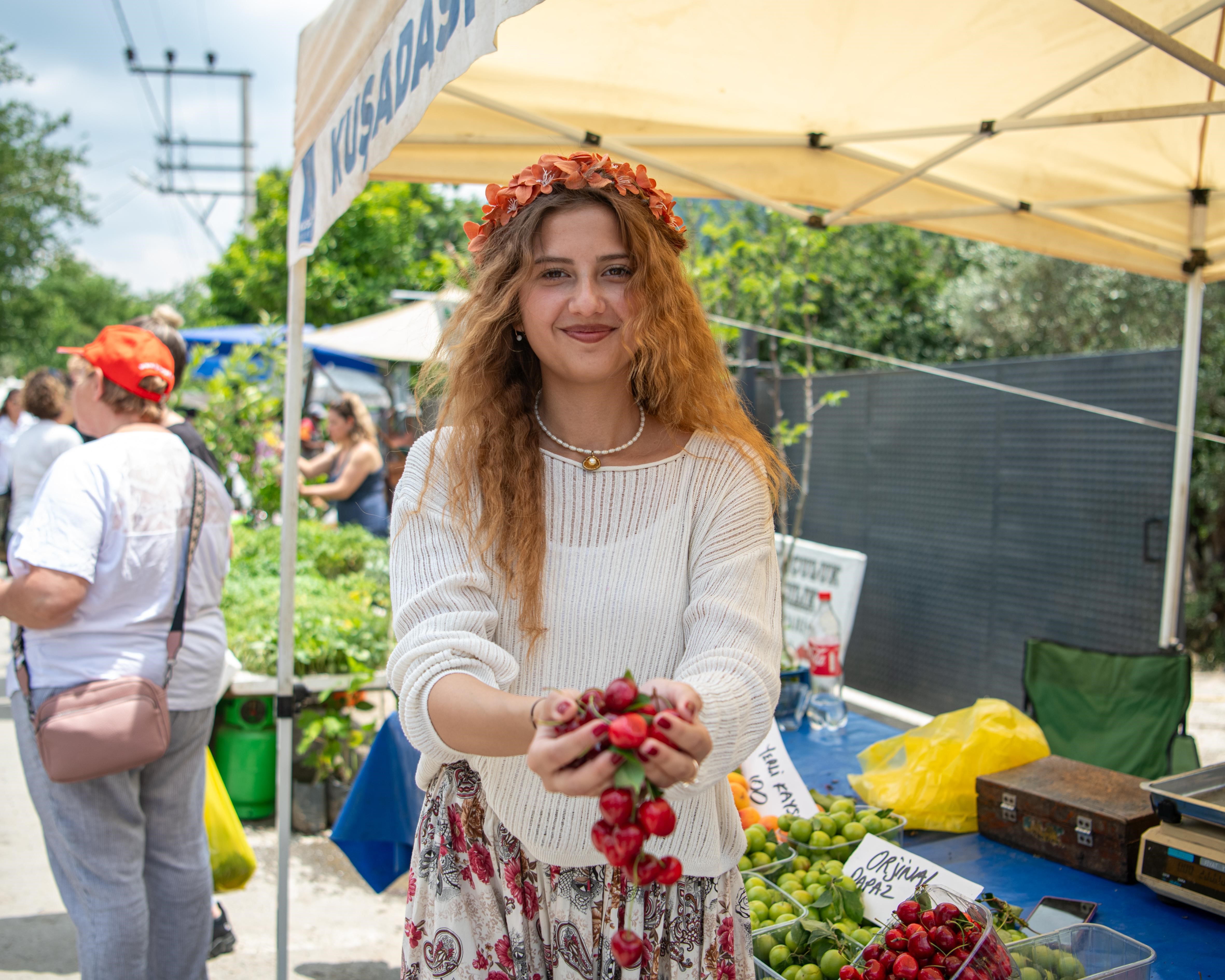 Kuşadası'nda Kiraz Şenliği Coşkusu (4)