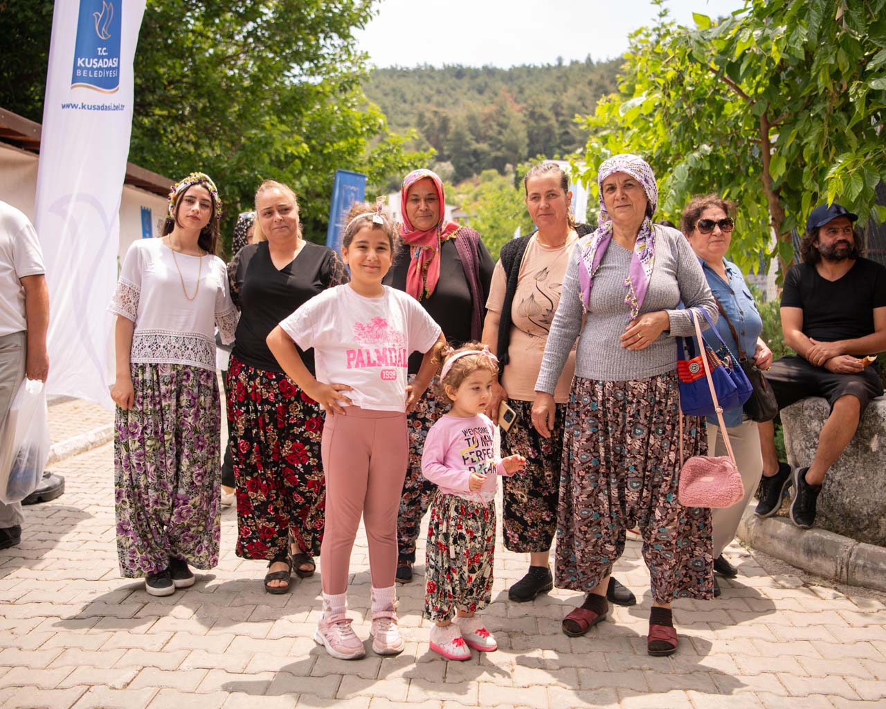 Kuşadası'nda Kiraz Şenliği Coşkusu (7)-1
