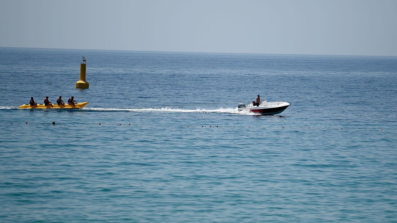 Kuşadası’nda Plajlar Doldu Taştı