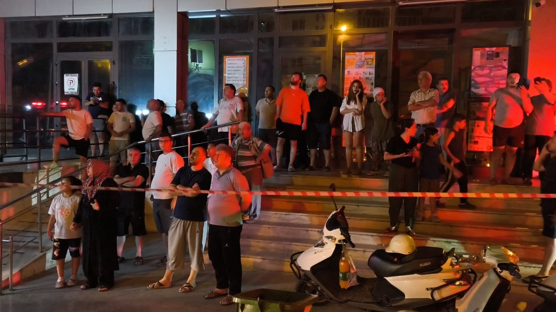 Mahalleli Sokağa Döküldü (2)