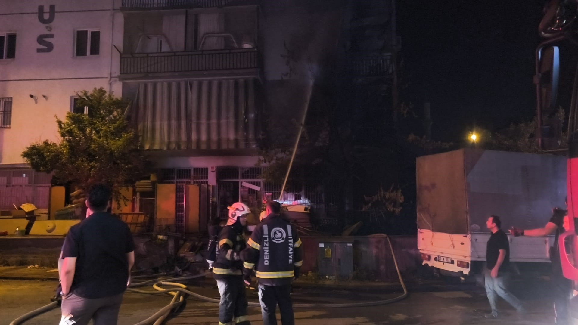 Mahalleli Sokağa Döküldü