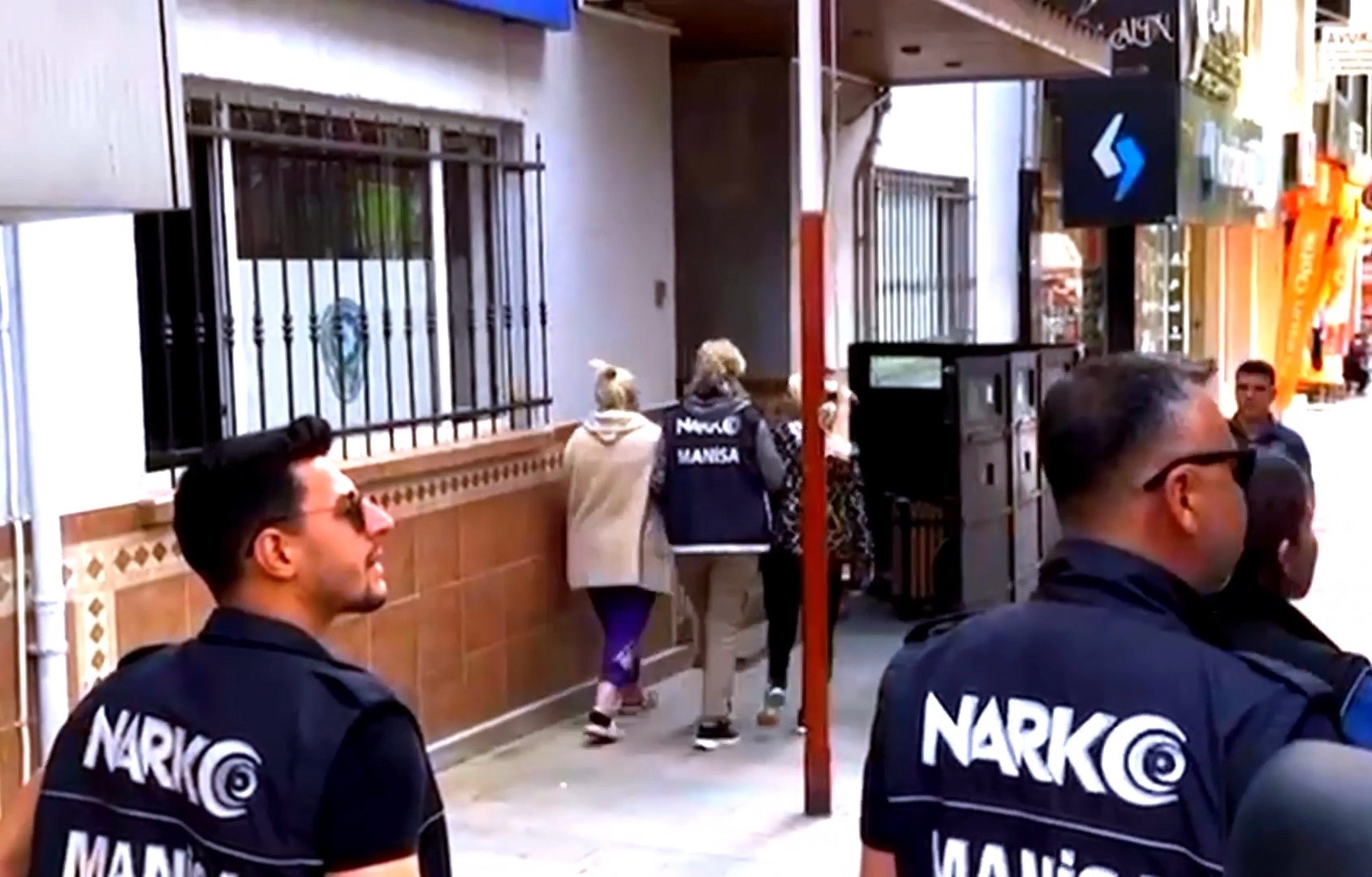 Operasyon Ile Yakalandılar.. Aralarında Teyzeler Bile Var! (7)
