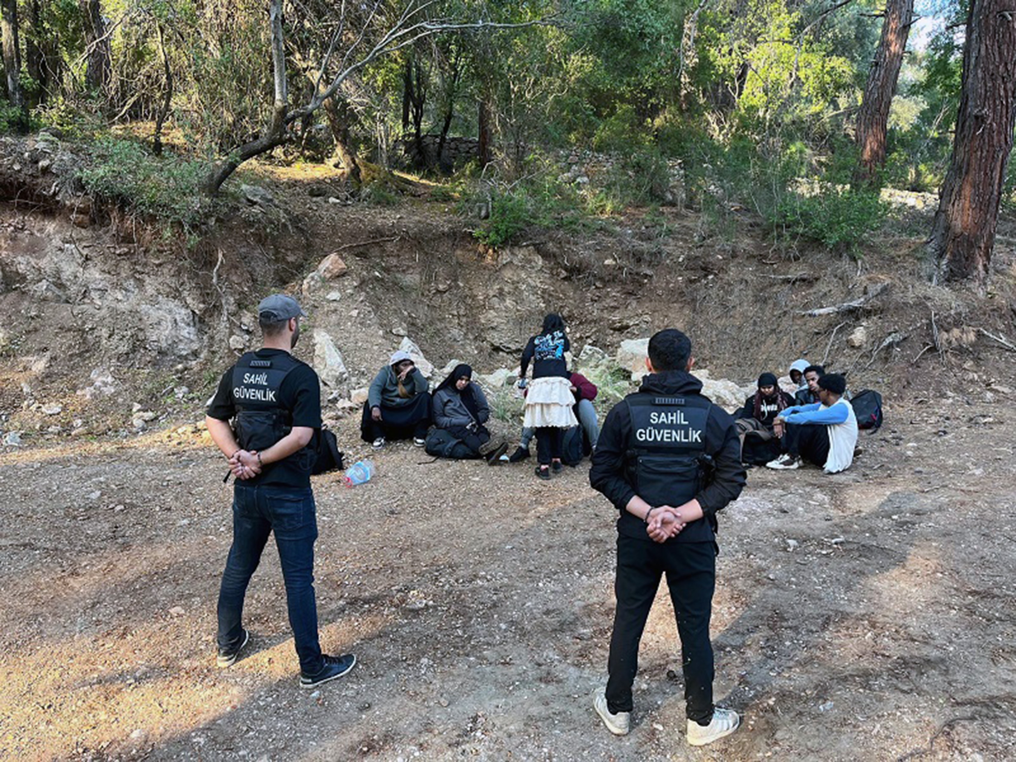 Ormanlık Alanda 5 Kadın, 4 Erkek Yakalandı