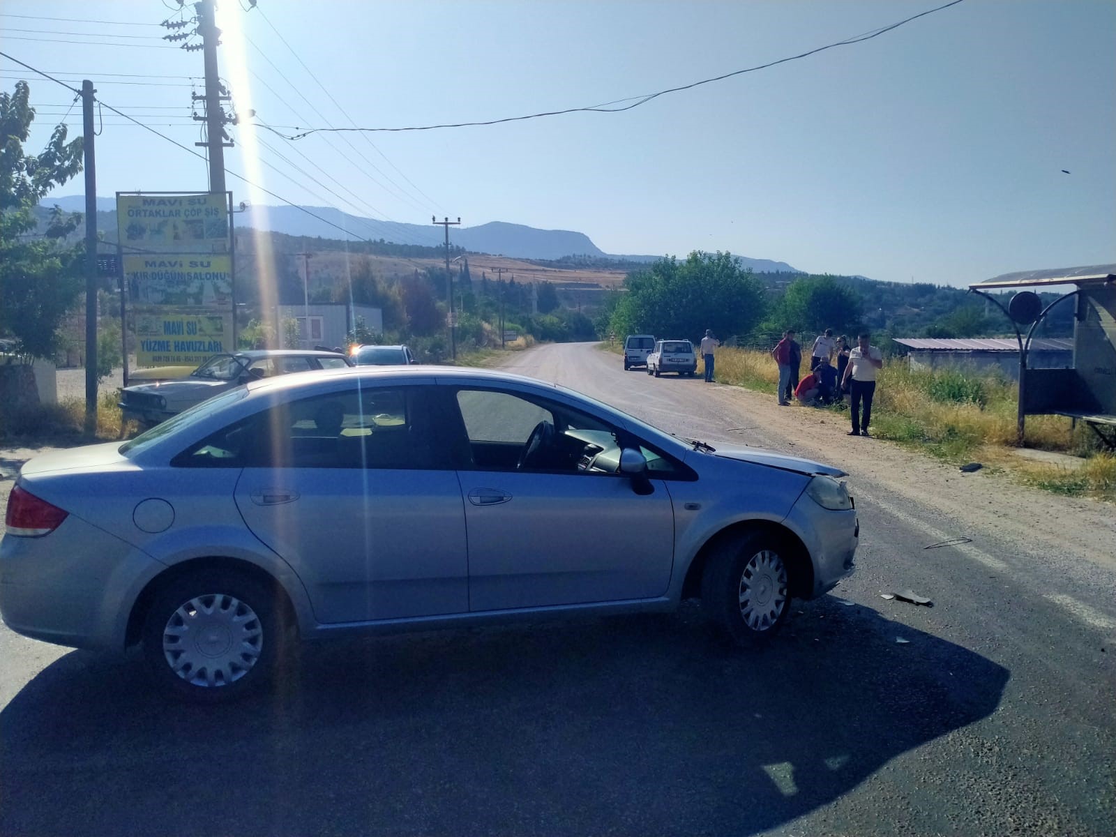 Otomobil Ile Çarpışan Motosiklet Sürücüsü Tarlaya Uçtu (5)
