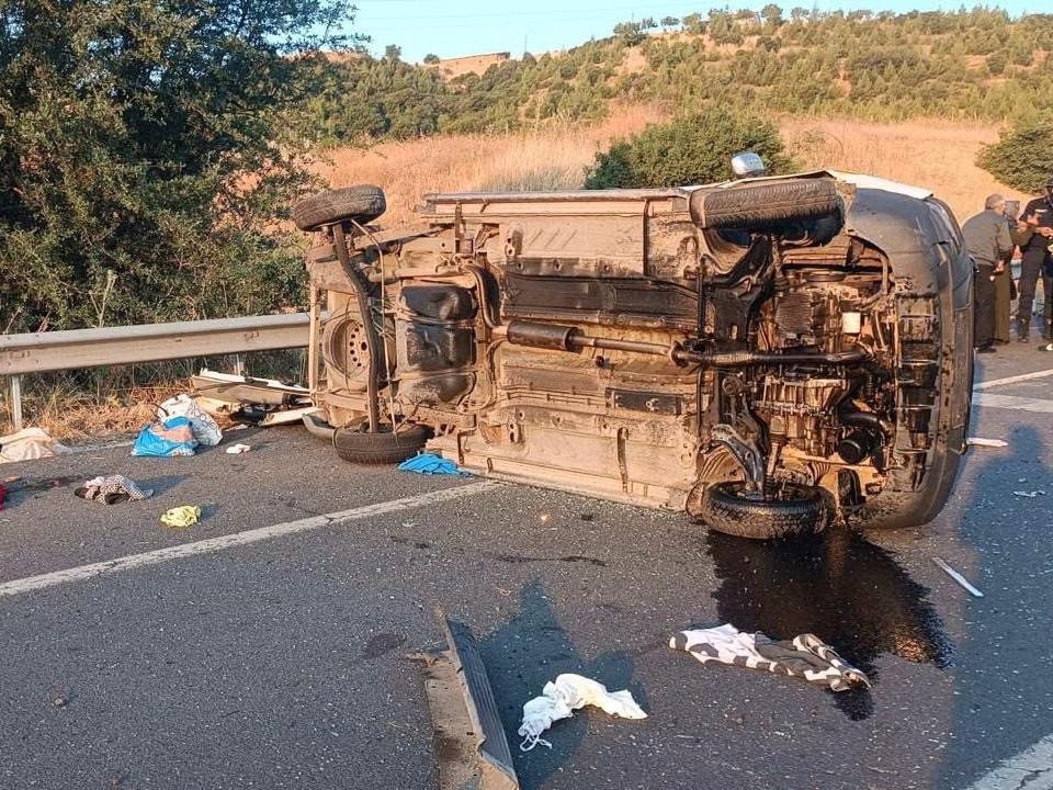 Refüje Çarpıp Devrildi, 1 Kişi Hayatını Kaybetti, 1’I Bebek Kişi Yaralı (3)