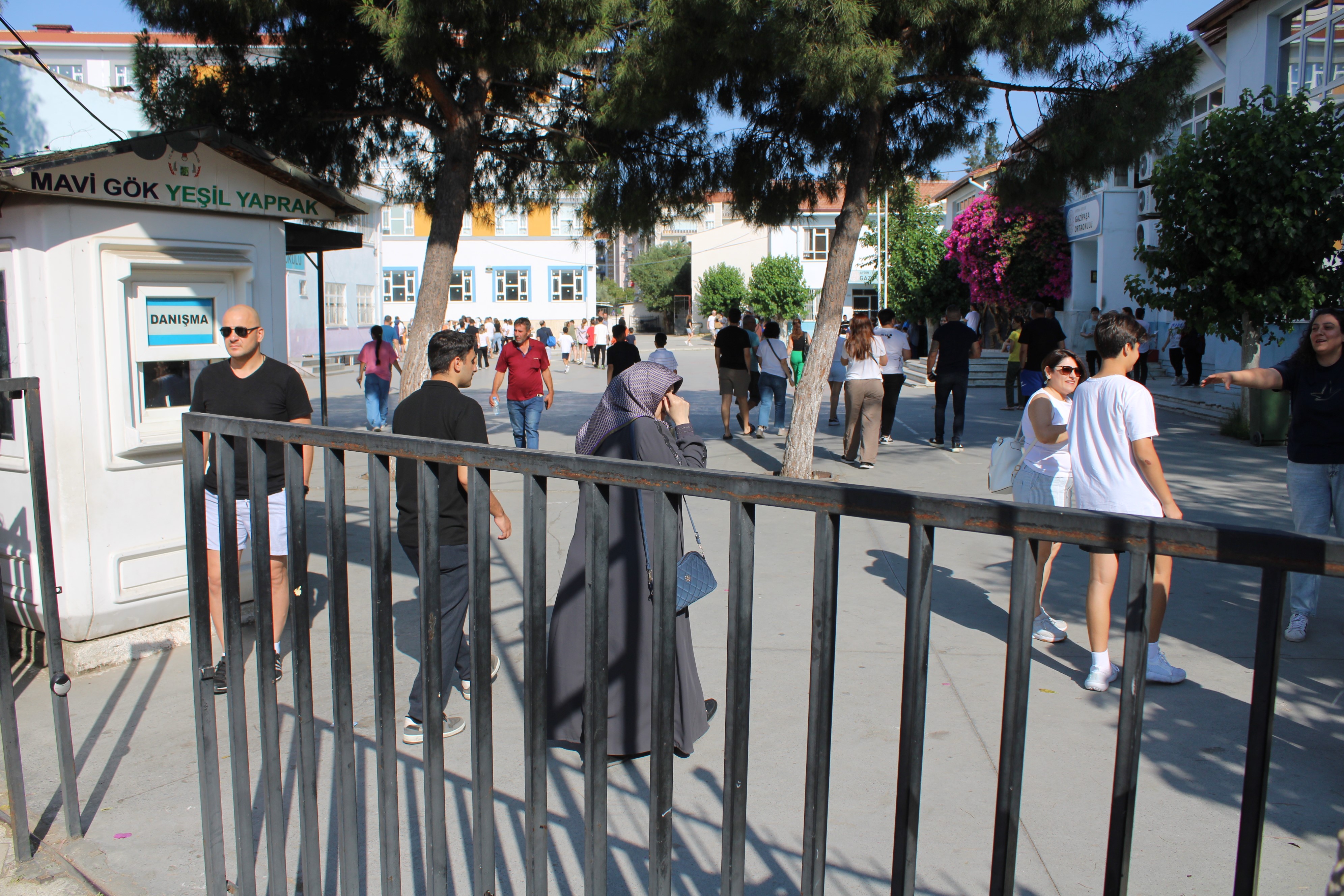 Sınava Giren Çocuklarına Kur’an I Kerim Okuyarak Destek Oldular (3)