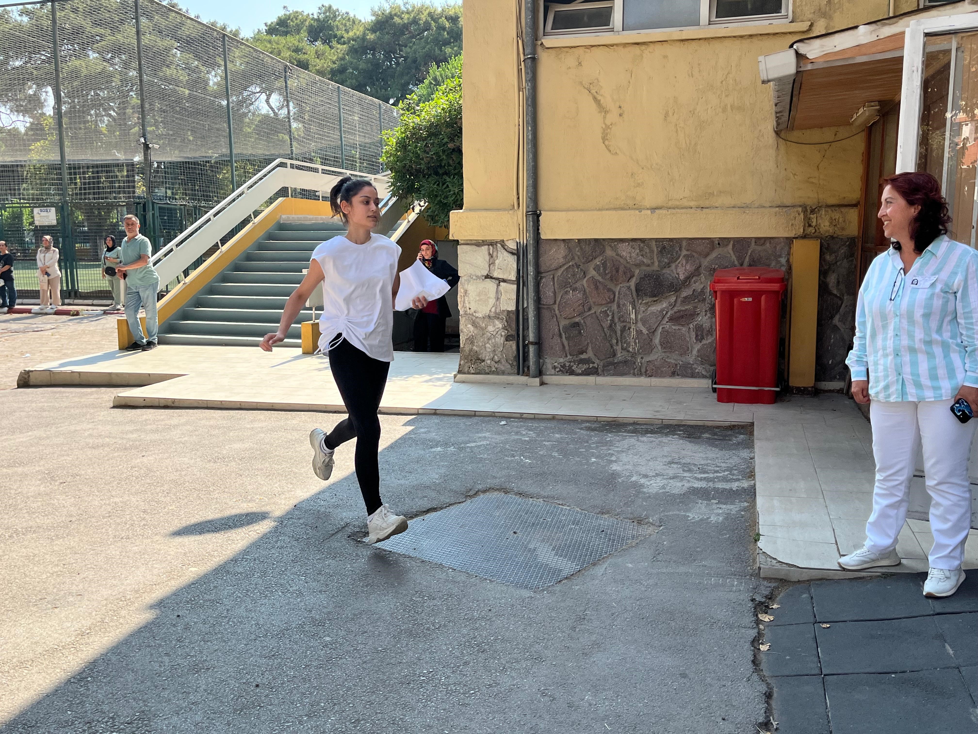 Sınava Son Dakika Yetişebildiler (2)