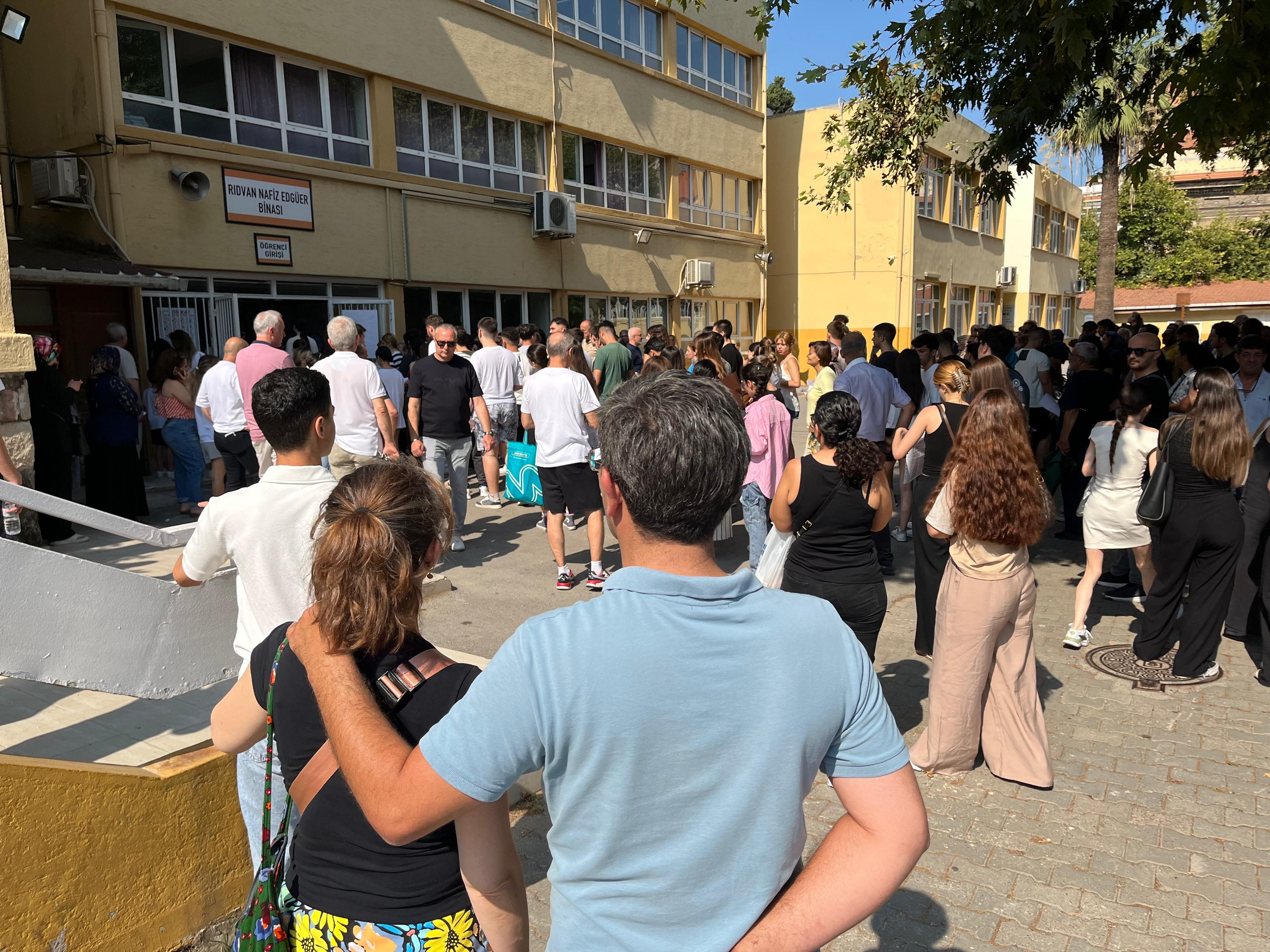 Sınava Son Dakika Yetişebildiler (4)