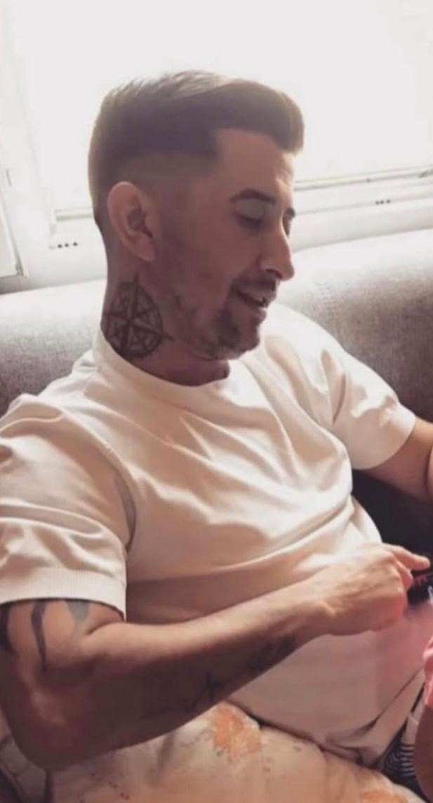 29 Yaşında Hayatını Kaybetti.. Başına Baltayla Vurdu (3)