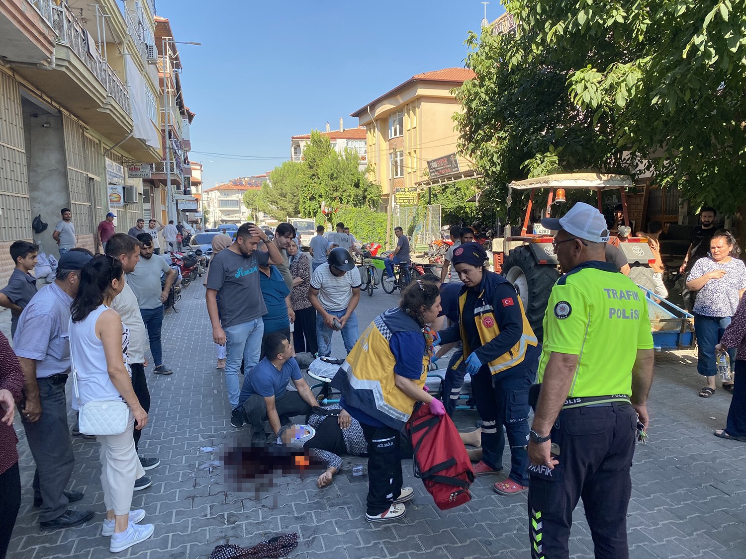 65 Yaşındaki Kadın Motosikletten Düştü, Durumu Ağır (3)