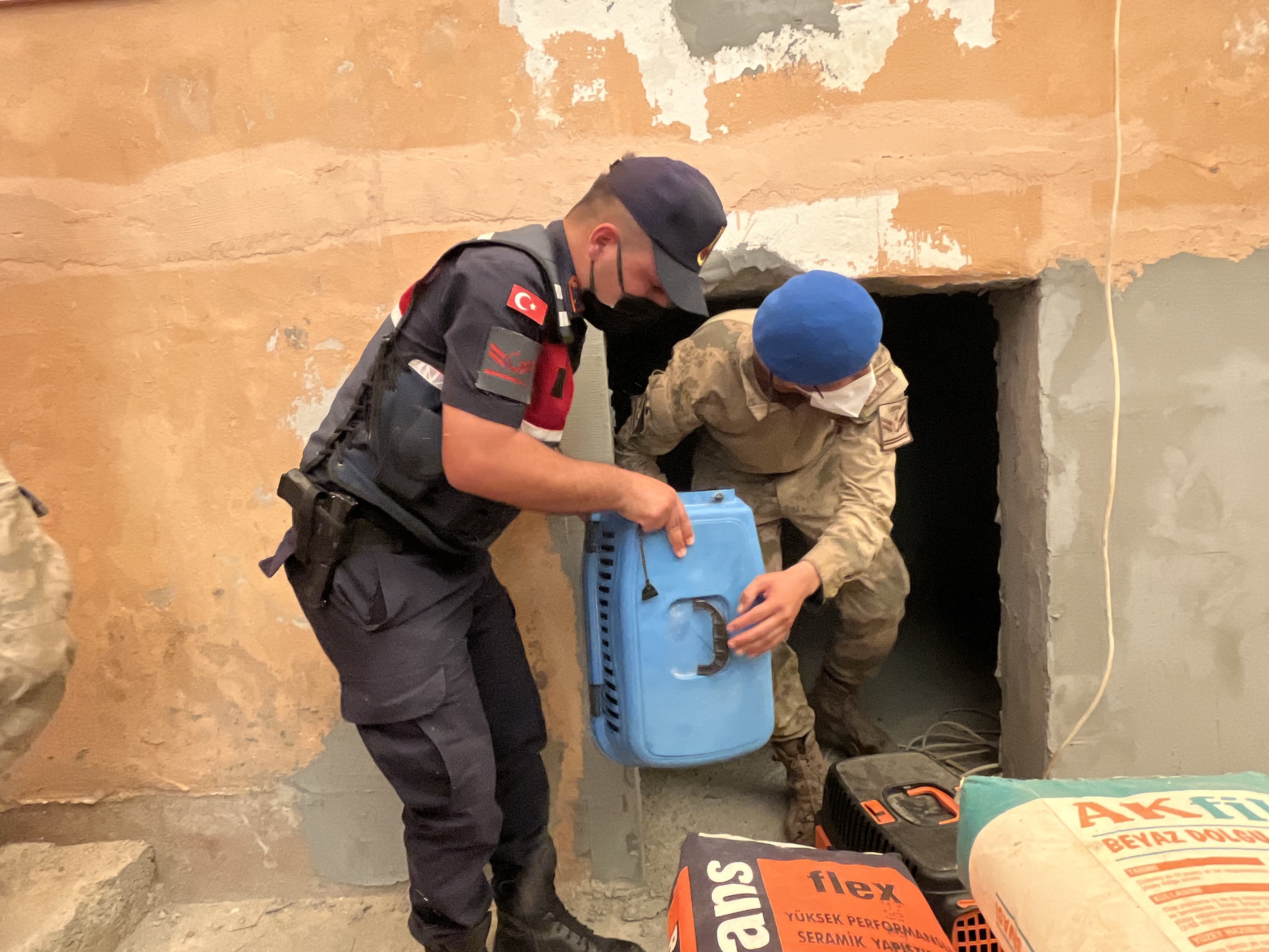 Alevlerin Yaklaştığı Mahalle Tahliye Edildi (3)