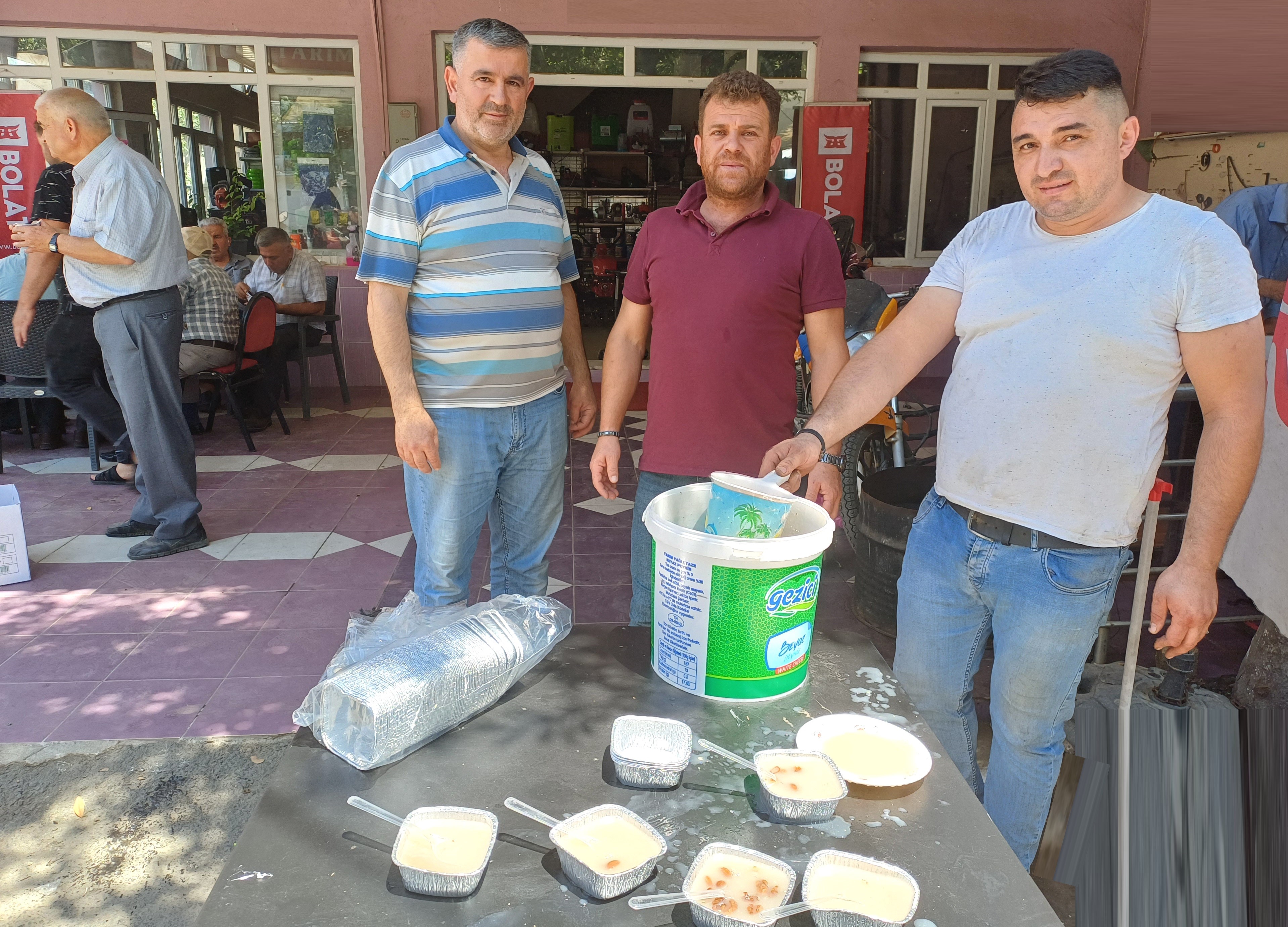 Aydın’da Esnaflardan Aşure Hayrı (4)