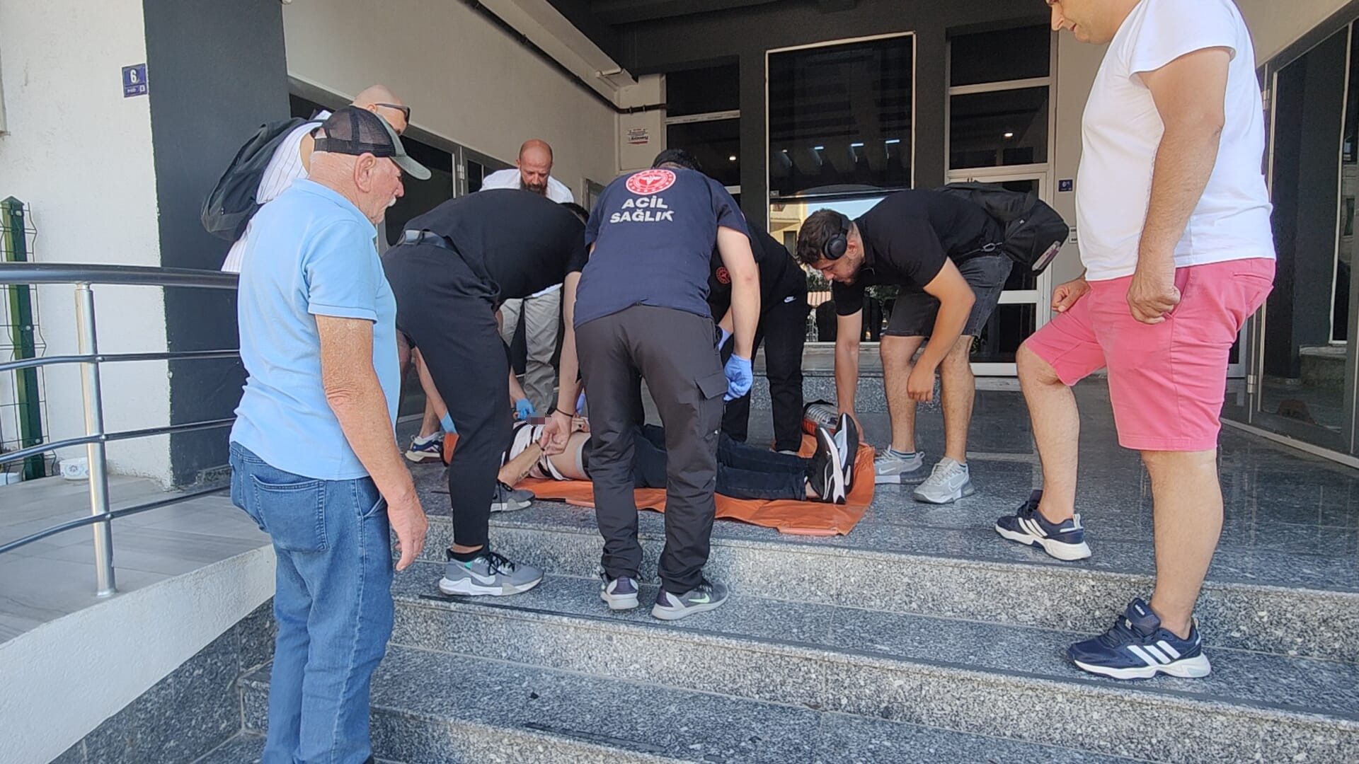 Aydın’da Kiracı Ev Sahibini Bıçakladı (2)