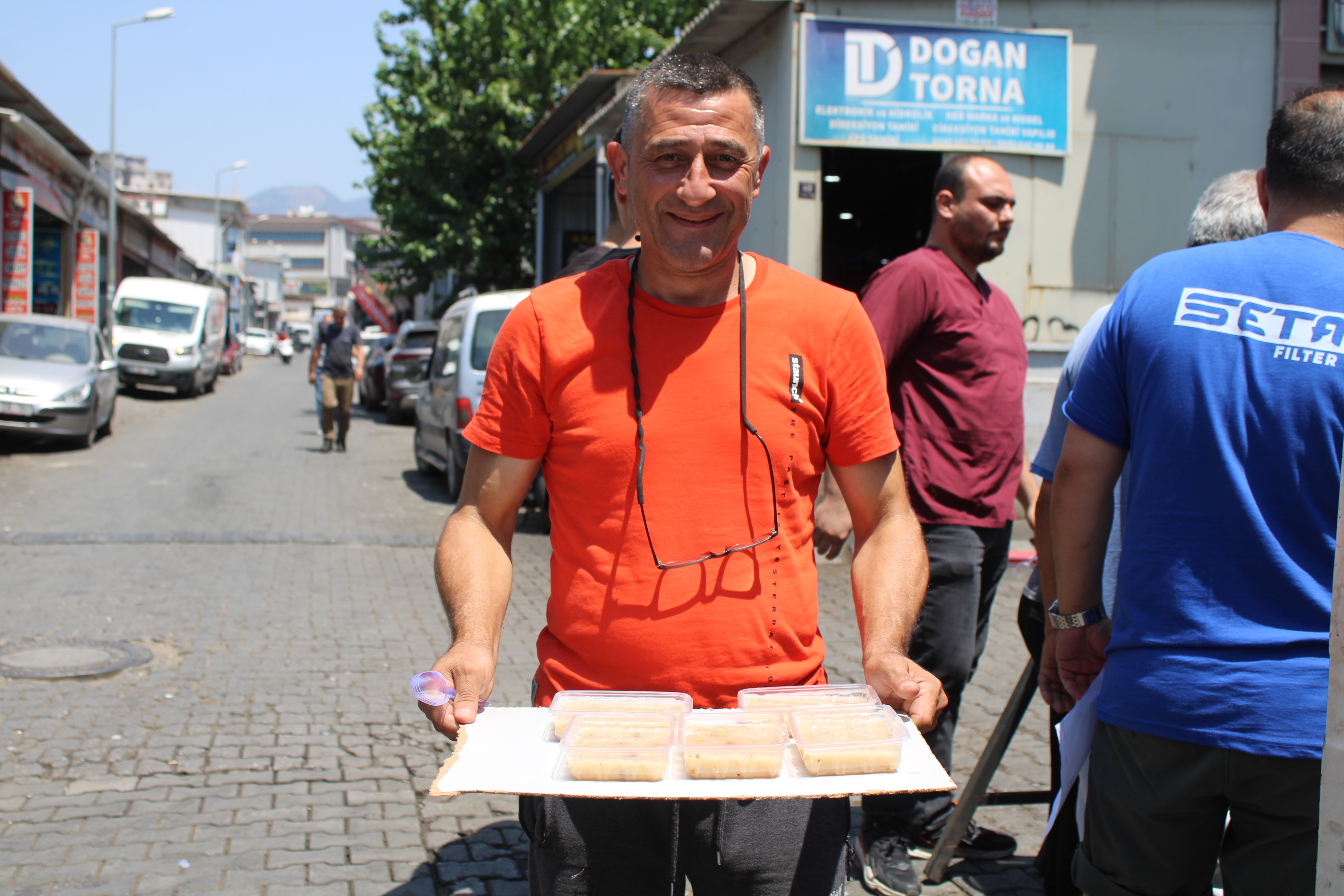 Aydın’da Sanayi Esnafı Aşure Geleneğini Devam Ettirdi (2)