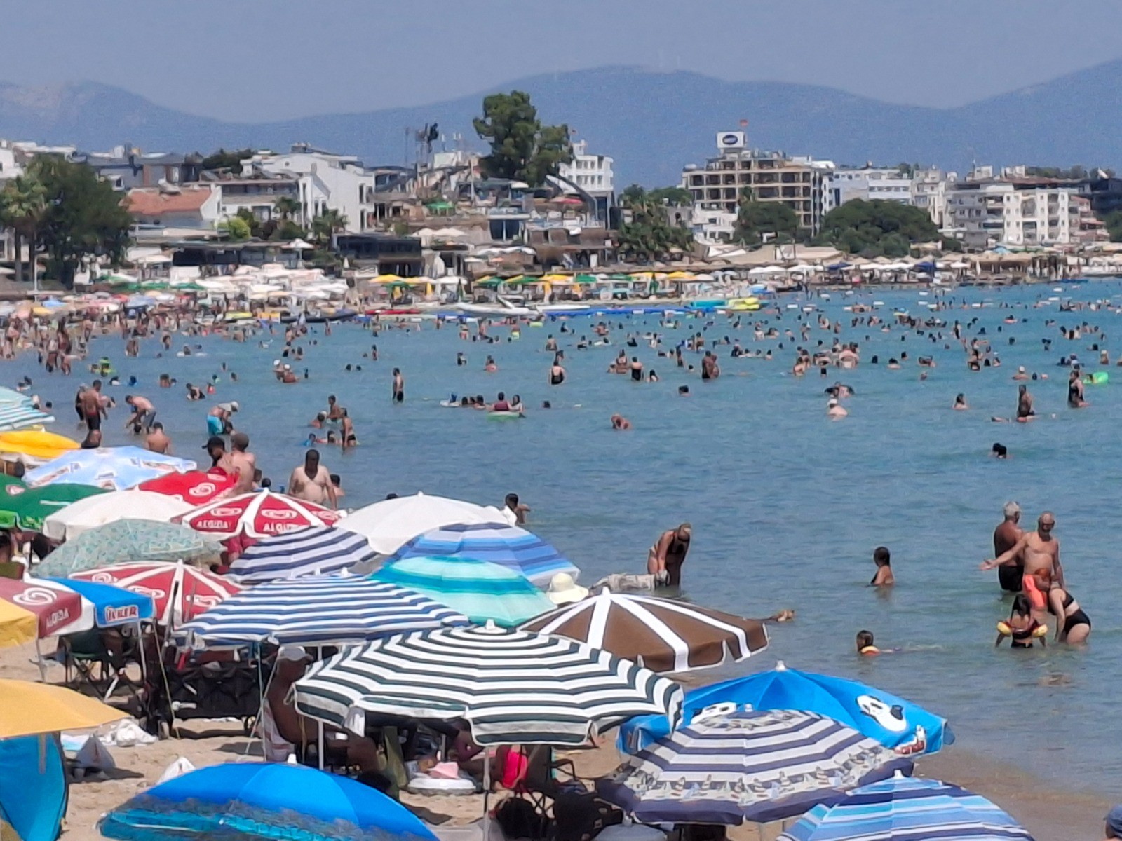 Aydın’da Sıcaktan Kaçan Kendini Denize Attı (2)