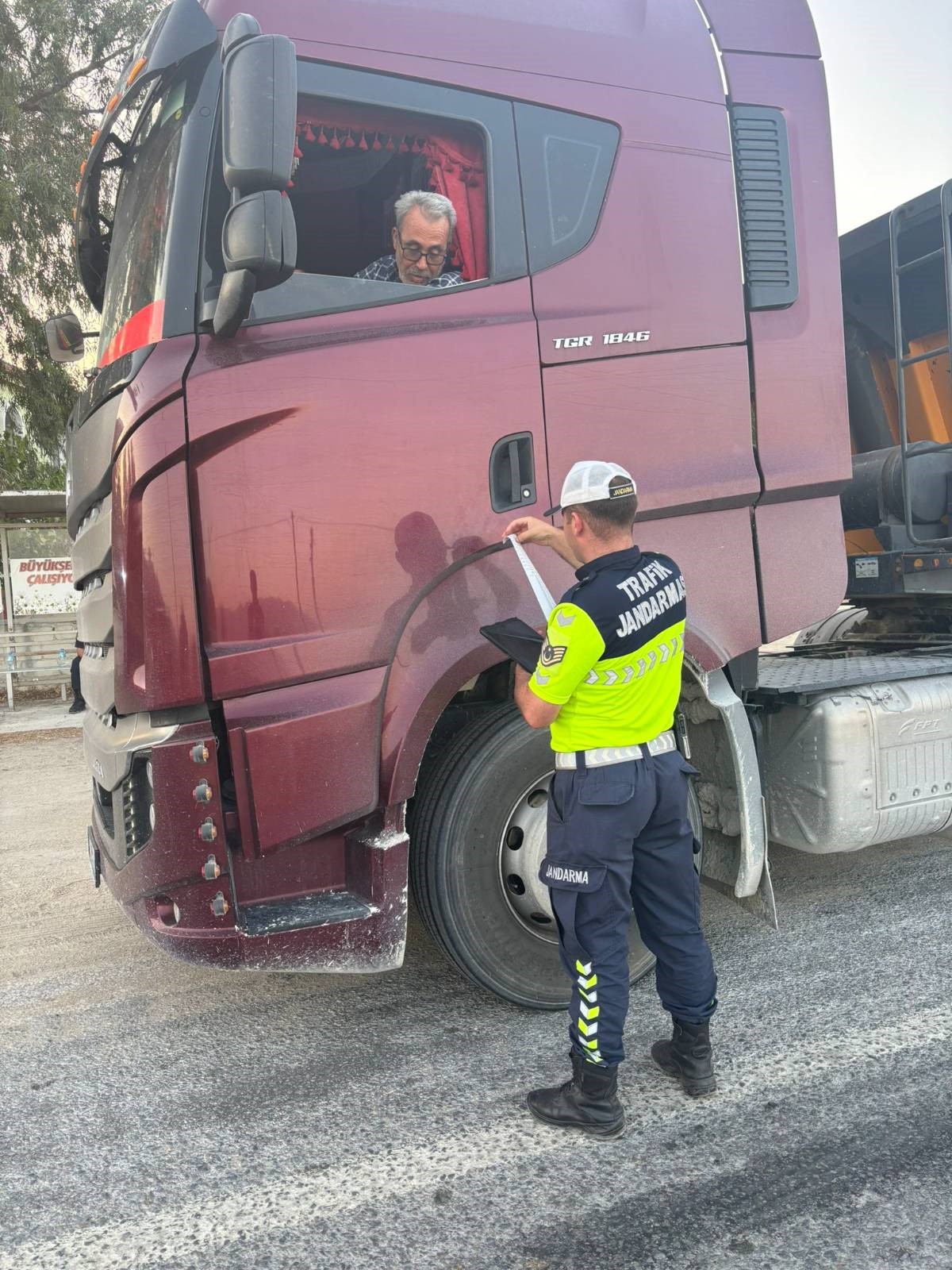 Aydın’da Trafik Denetimi, 9 Sürücüye Ceza, 5 Araç Trafikten Men Edildi (3)