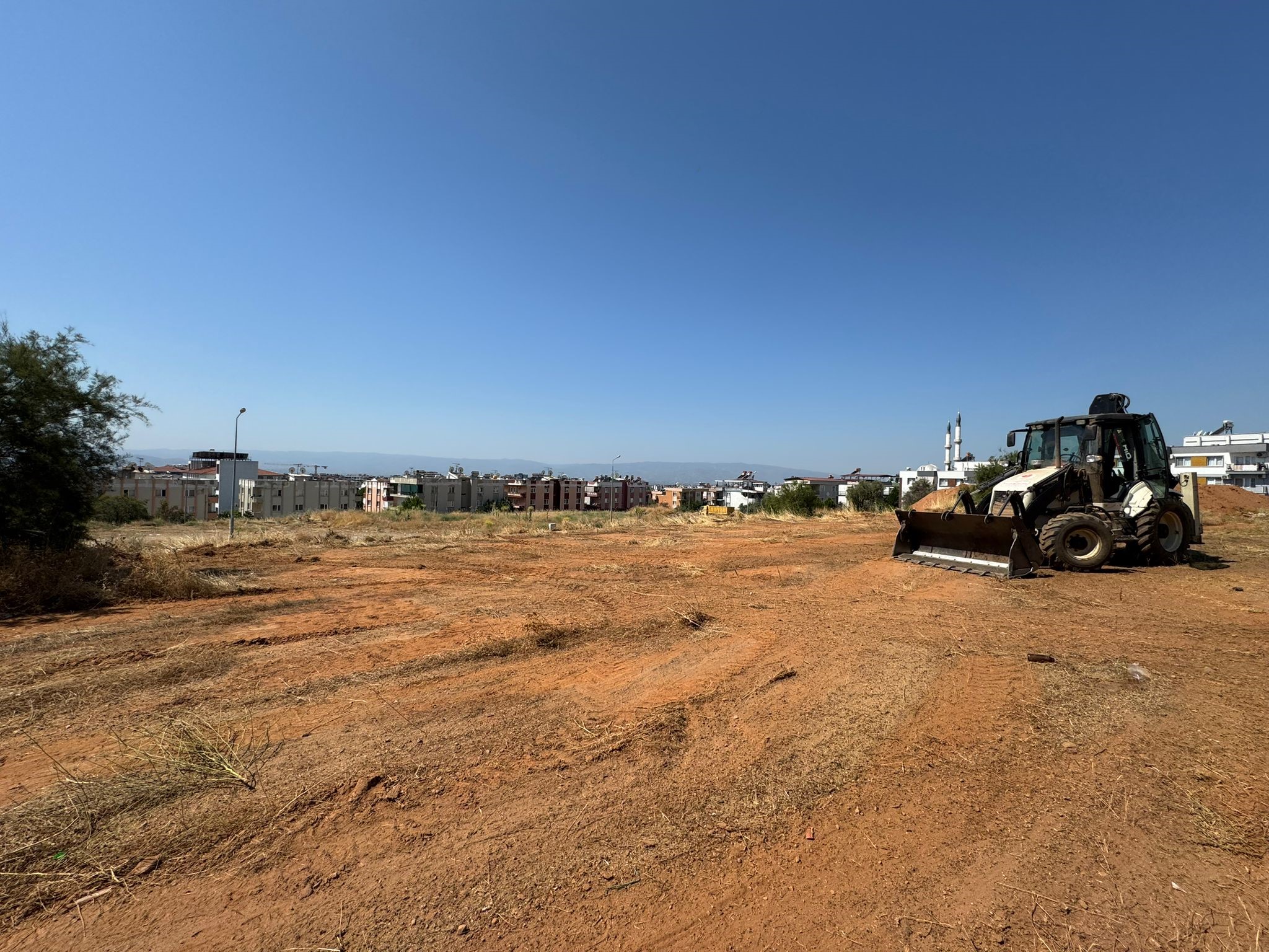 Aydınlı Muhtar Yangın Riskini En Aza Indirmek Için Harekete Geçti (6)