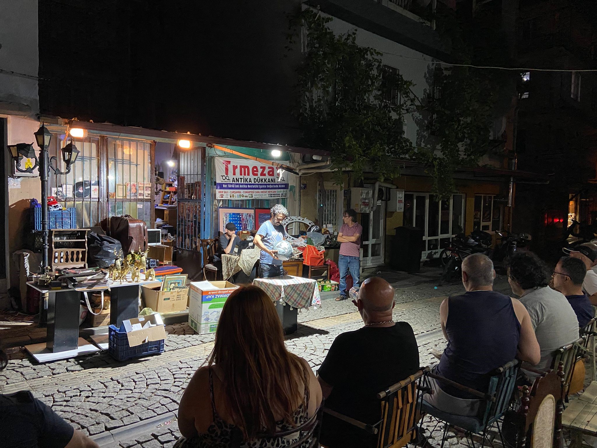 Burası Aydın.. Açık Havada Açık Arttırma Ile Satış Yapılıyor (3)