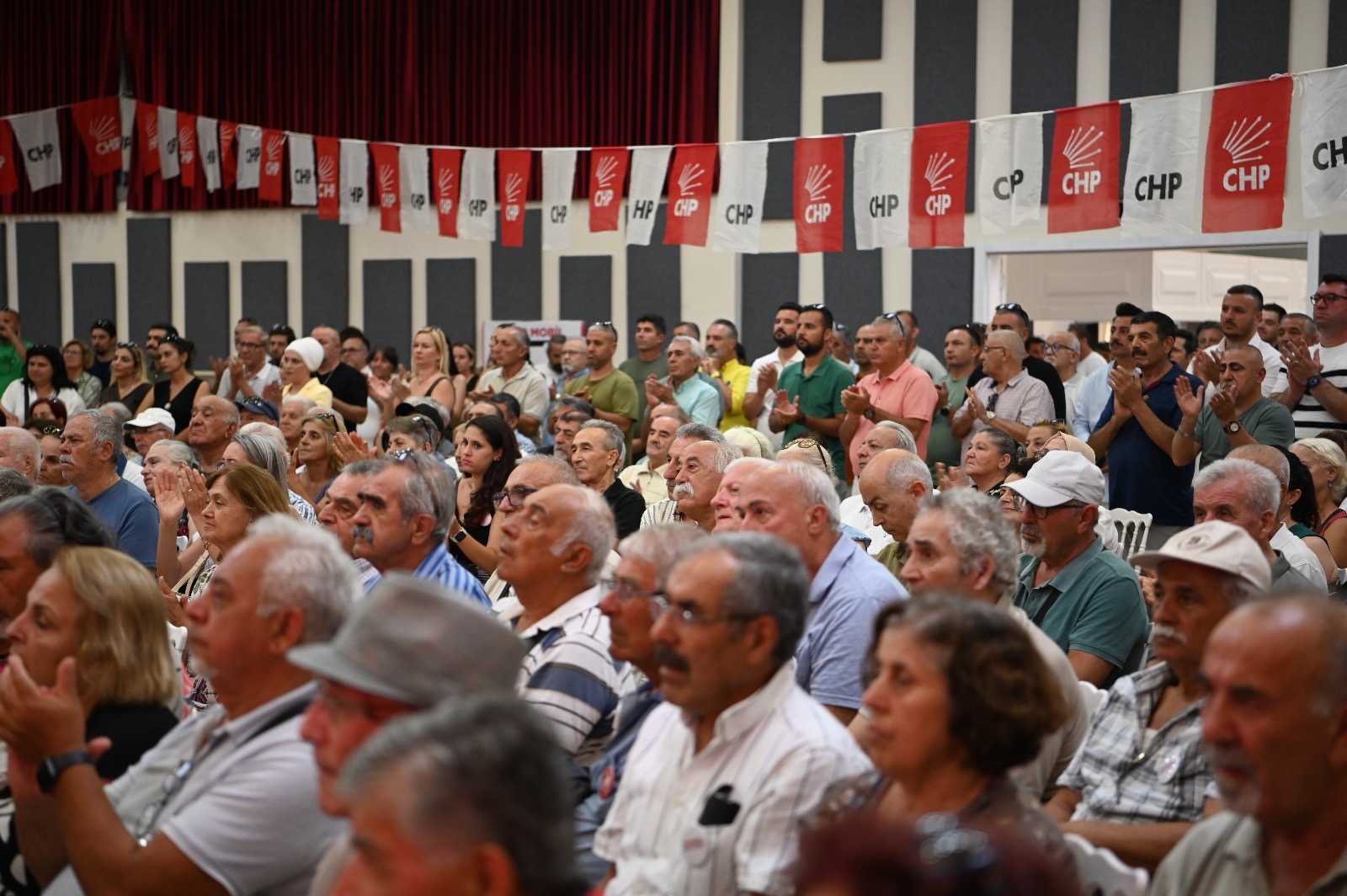 Cumhuriyet Halk Partisi (Chp) Kuşadası İlçe Başkanlığı Tarafından Düzenlenen Genişletilmiş Örgüt Toplantısı, Yoğun Bir Katılımla Gerçekleştirildi. Toplantıya (3)