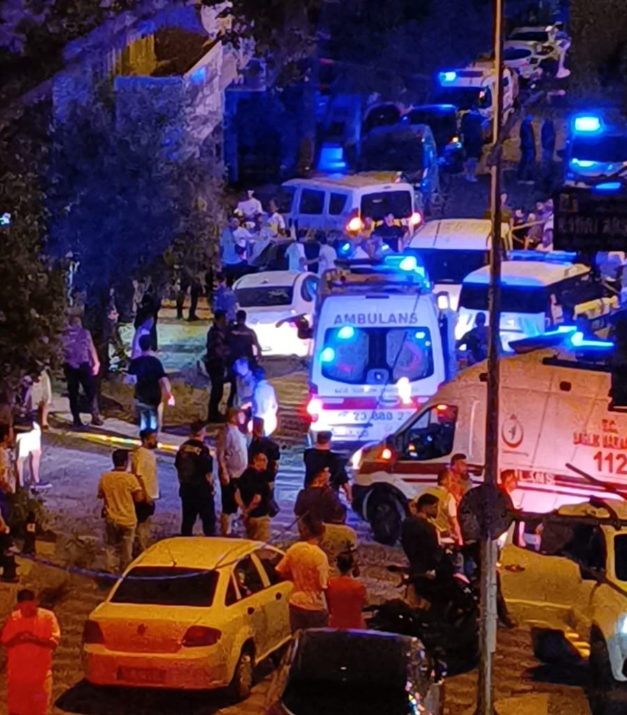 Emlak Ofisinde Kan Gövdeyi Götürdü (4)