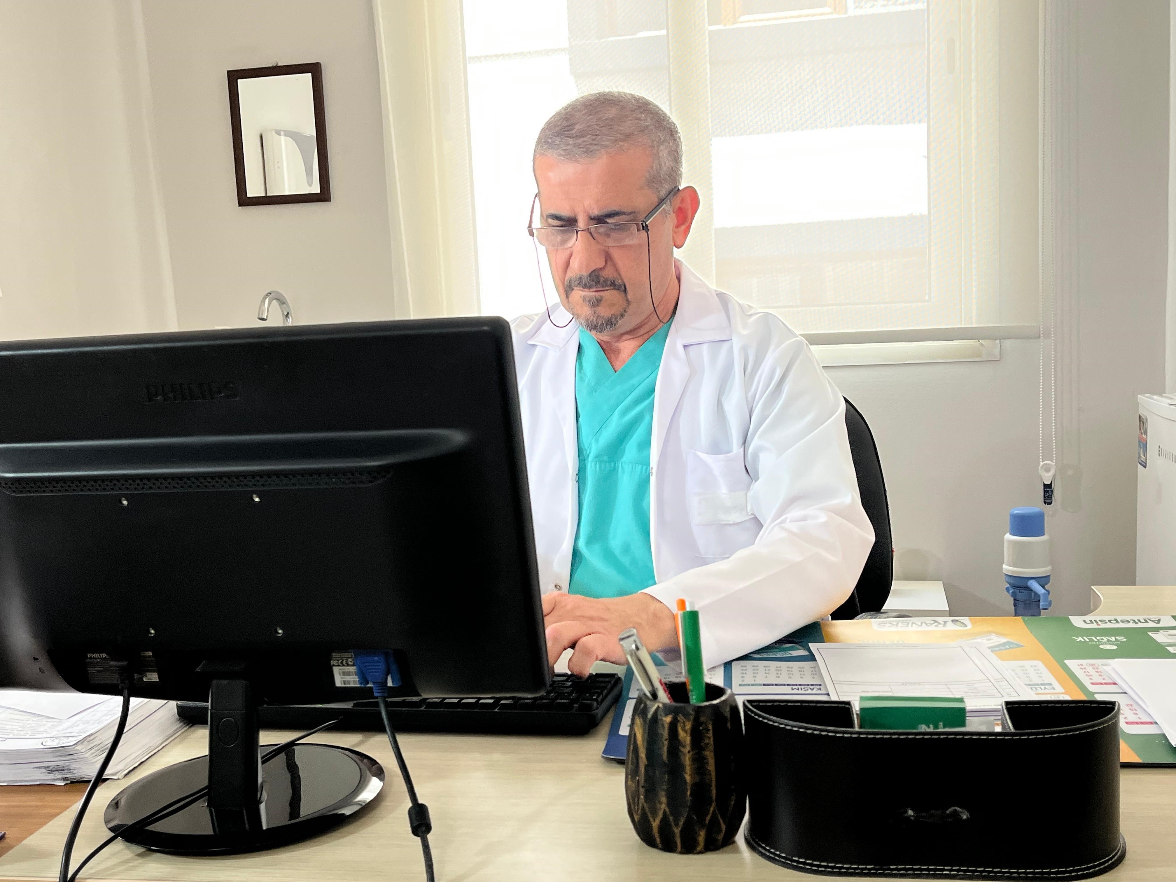 Eş Arama, Fantezi, Sahte Iş Ilanları.. Doktora Kabusu Yaşattılar (4)