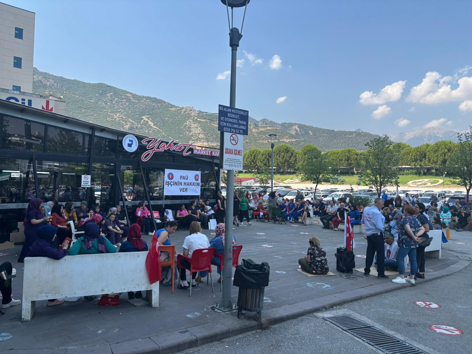 Hastane Çalışanları Iş Bıraktı