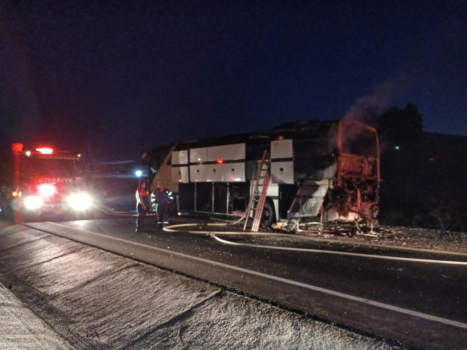 İşçi Servisi Alev Alev Yandı-1