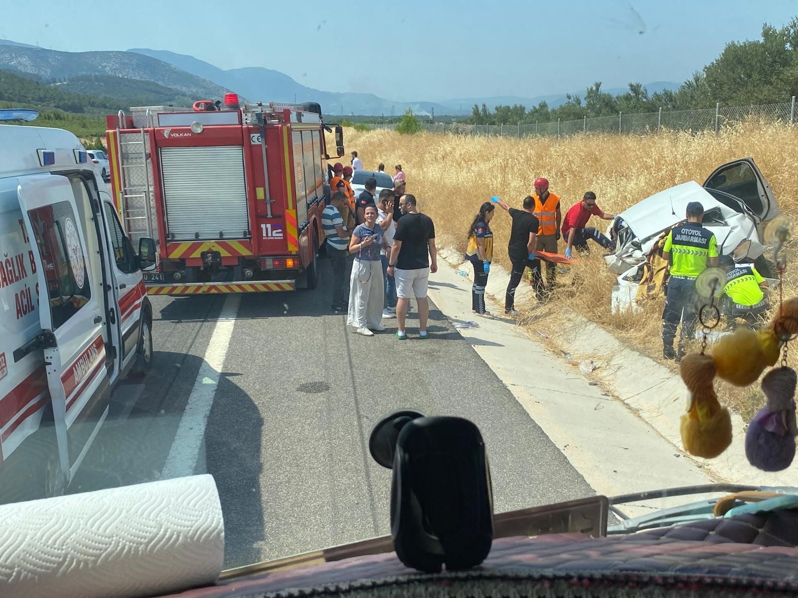 İzmir Otoyolunda Feci Kaza (2)
