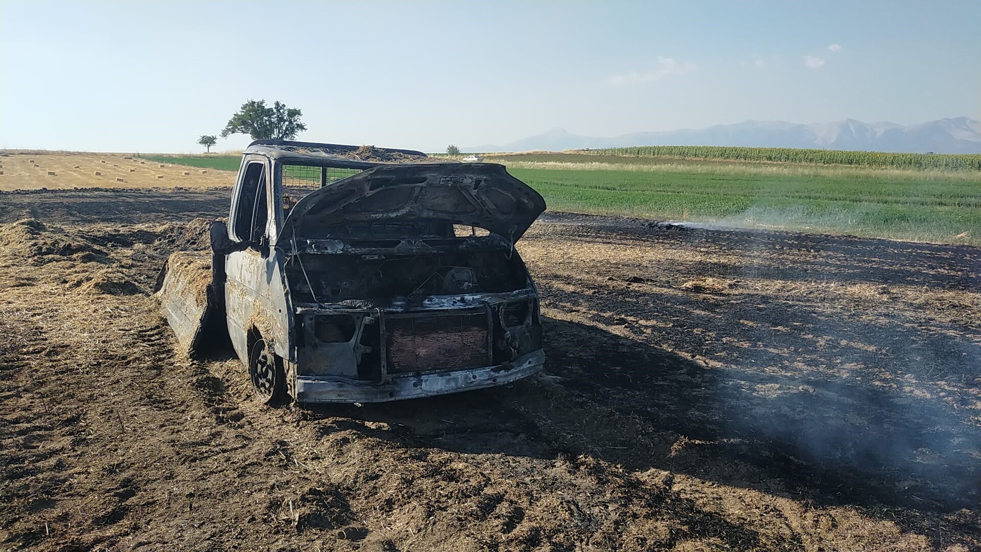 Kamyoneti Samanlarla Birlikte Yanan Üreticiye Iyi Haber Geldi (3)