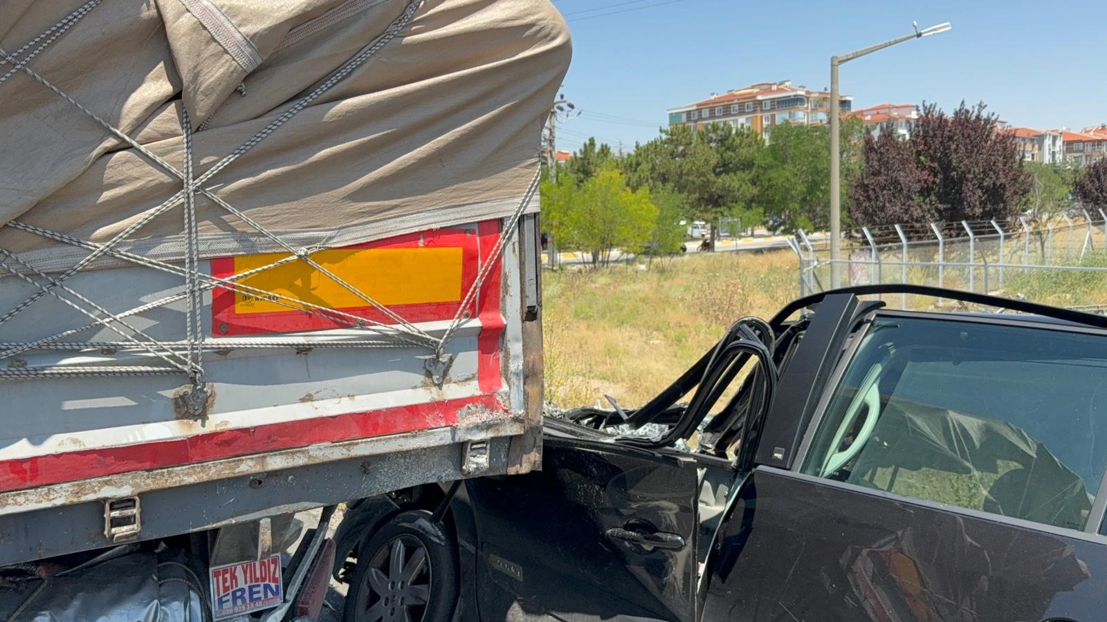 Otomobil Sürücüsü Hastaneye Kaldırıldı