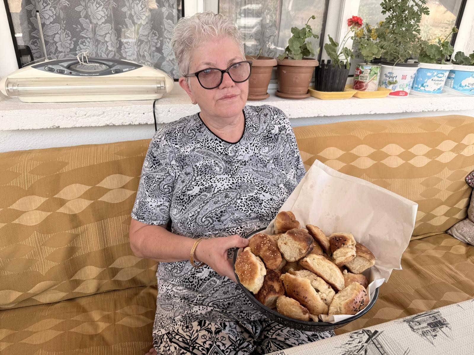 Poğaça Ve Börek Yapıp Yangın Bölgesine Götürdü (4)