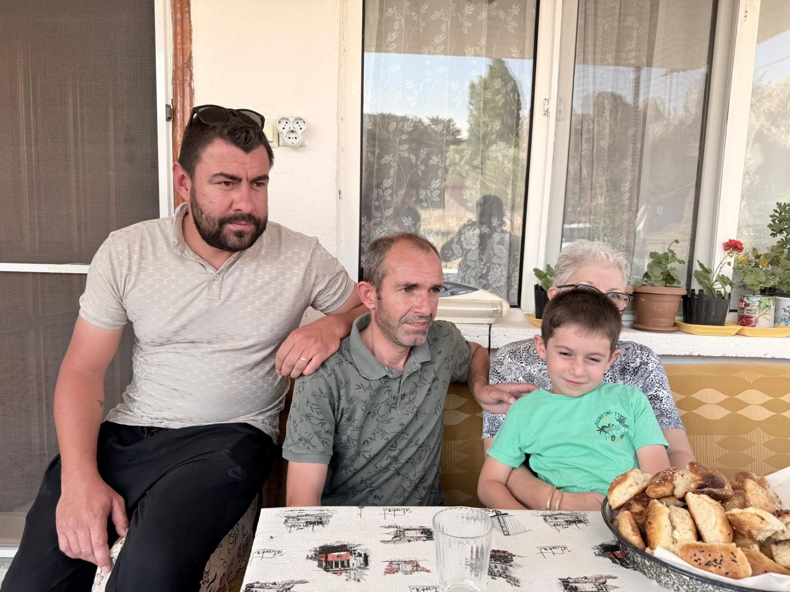 Poğaça Ve Börek Yapıp Yangın Bölgesine Götürdü