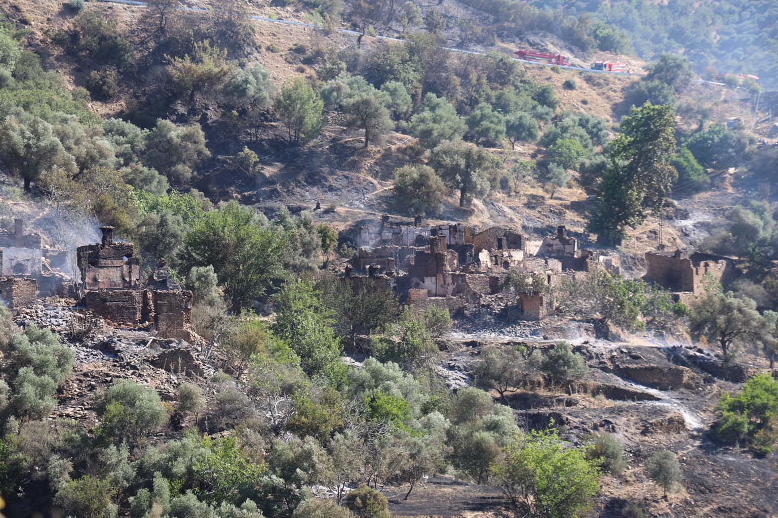 Tosunlar Mahallesi’nden Geriye Harabe Kaldı (5)